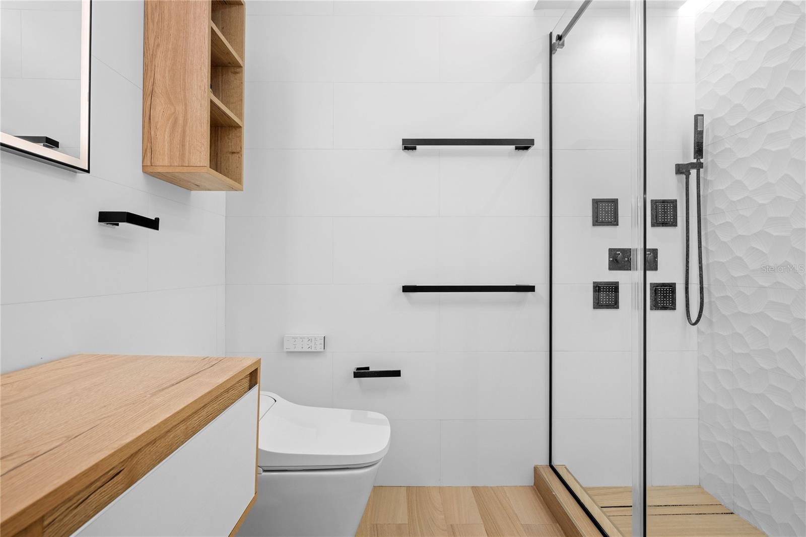 6 MARIANO RAMIREZ BAGES ST #5C