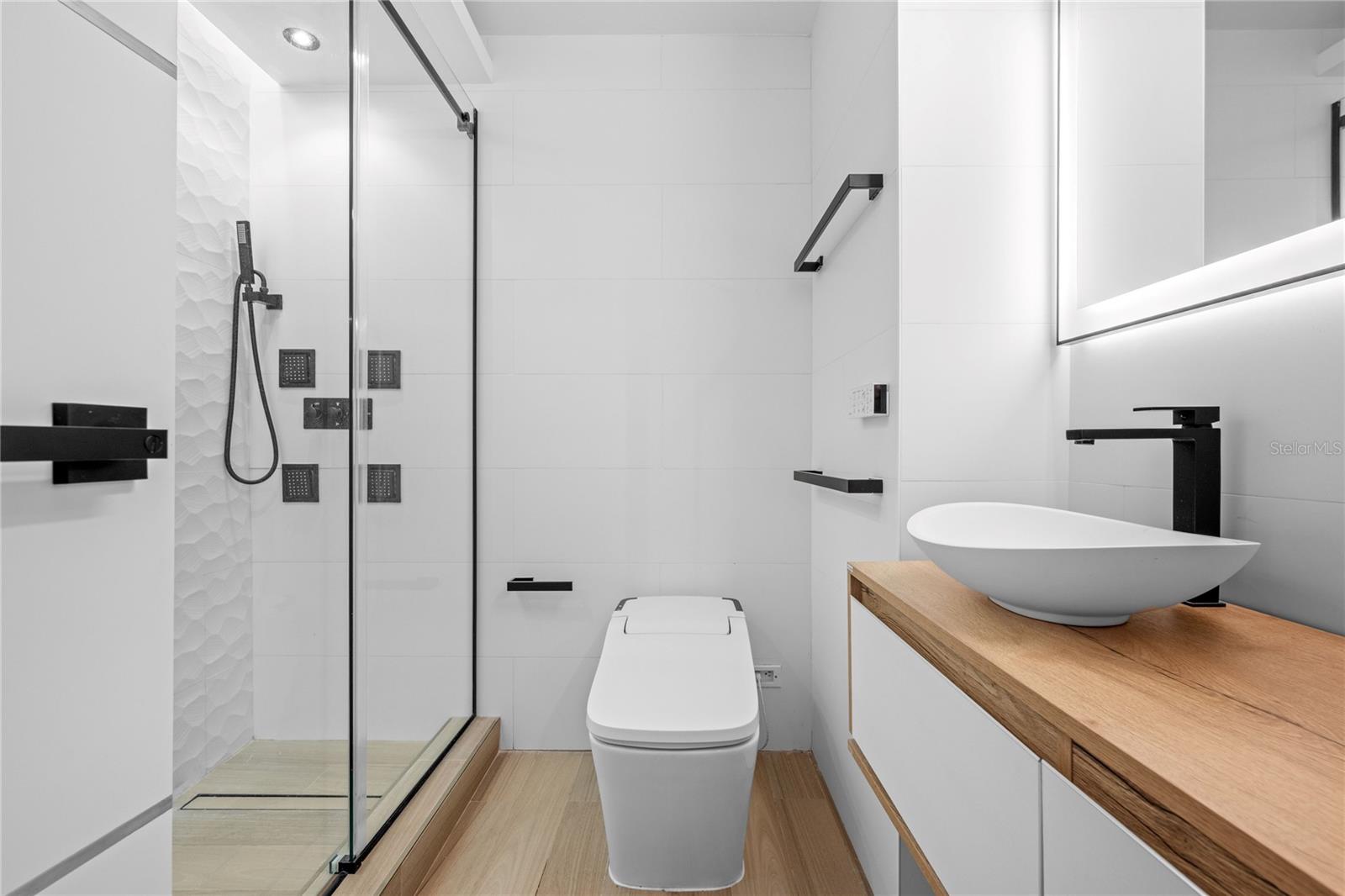 6 MARIANO RAMIREZ BAGES ST #5C