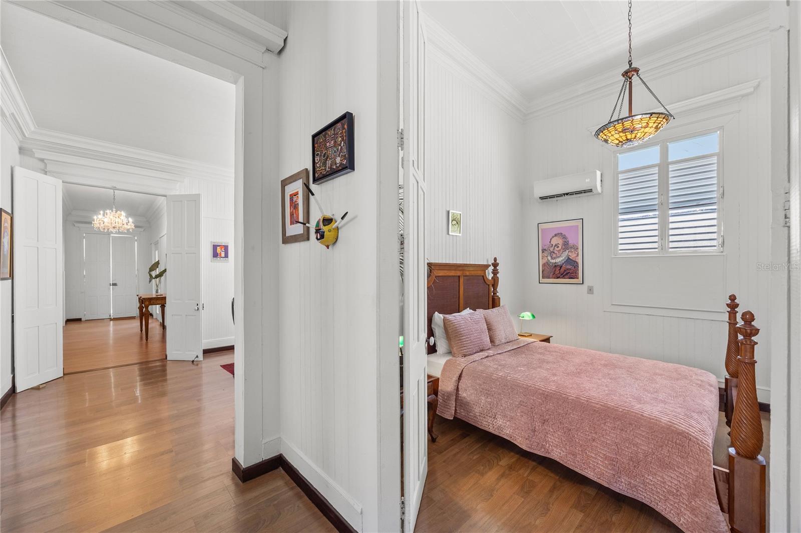 112 REINA ISABEL ST