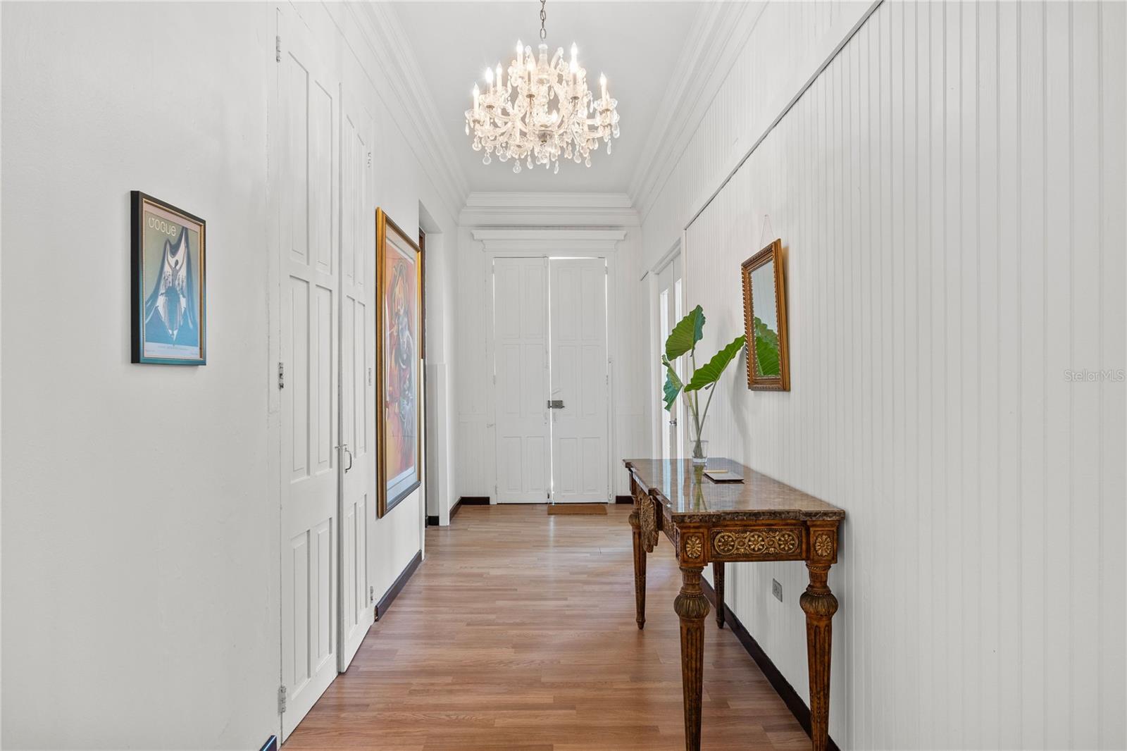 112 REINA ISABEL ST