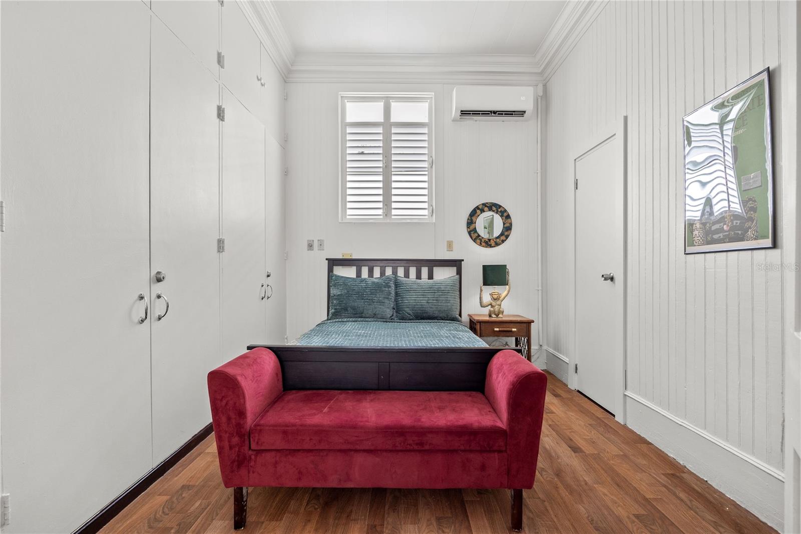112 REINA ISABEL ST