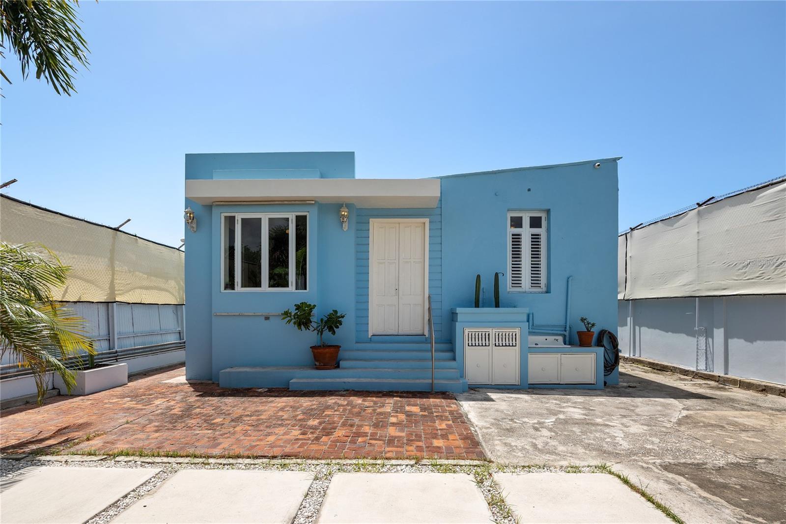 112 REINA ISABEL ST