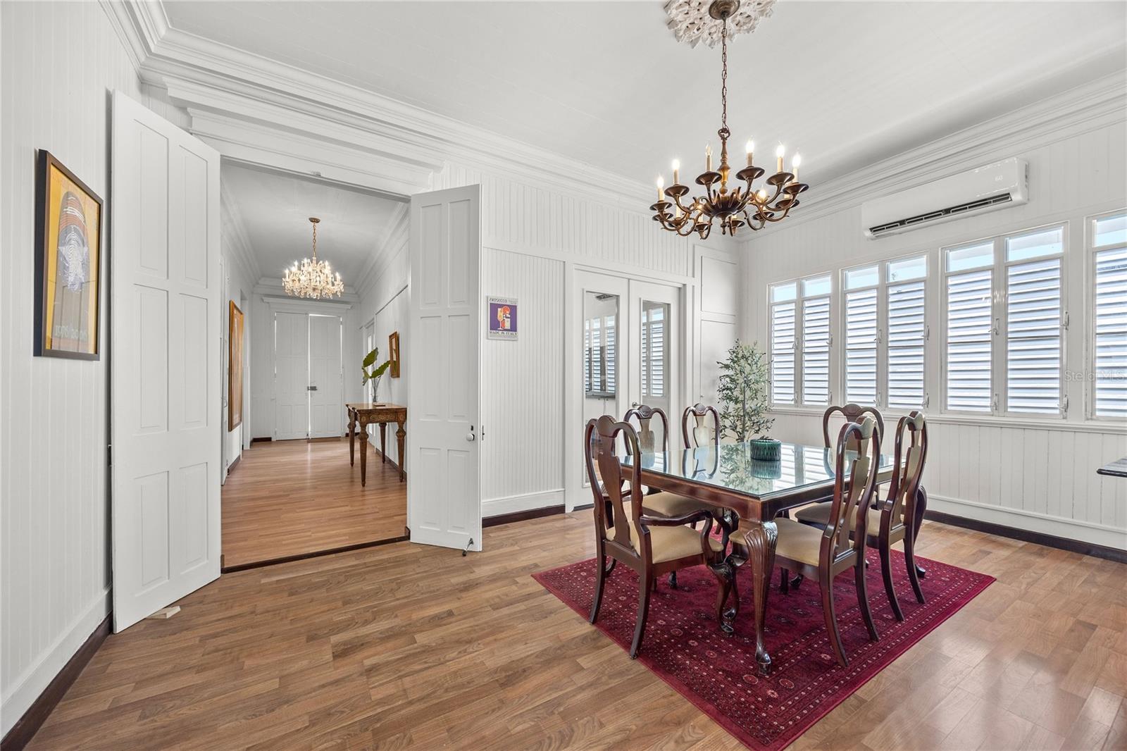 112 REINA ISABEL ST