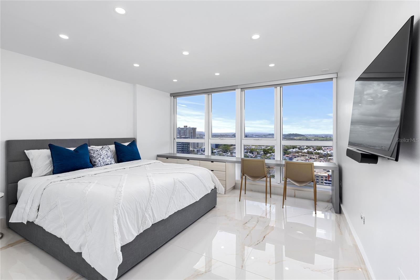 48 MUNOZ RIVERA AVE #2104