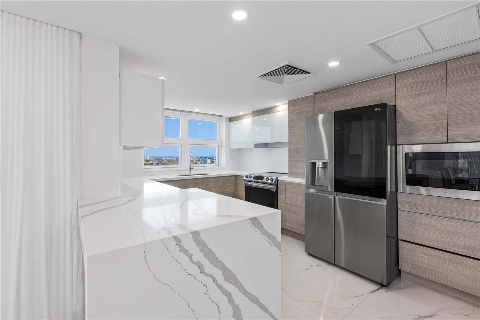 48 MUNOZ RIVERA AVE #2104