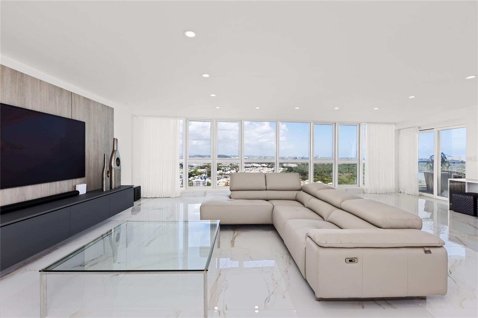 48 MUNOZ RIVERA AVE #2104