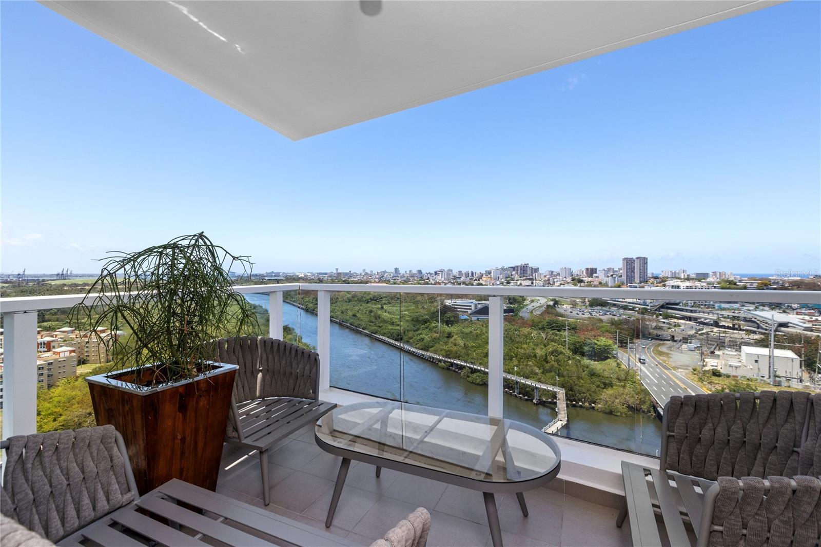 48 MUNOZ RIVERA AVE #2104