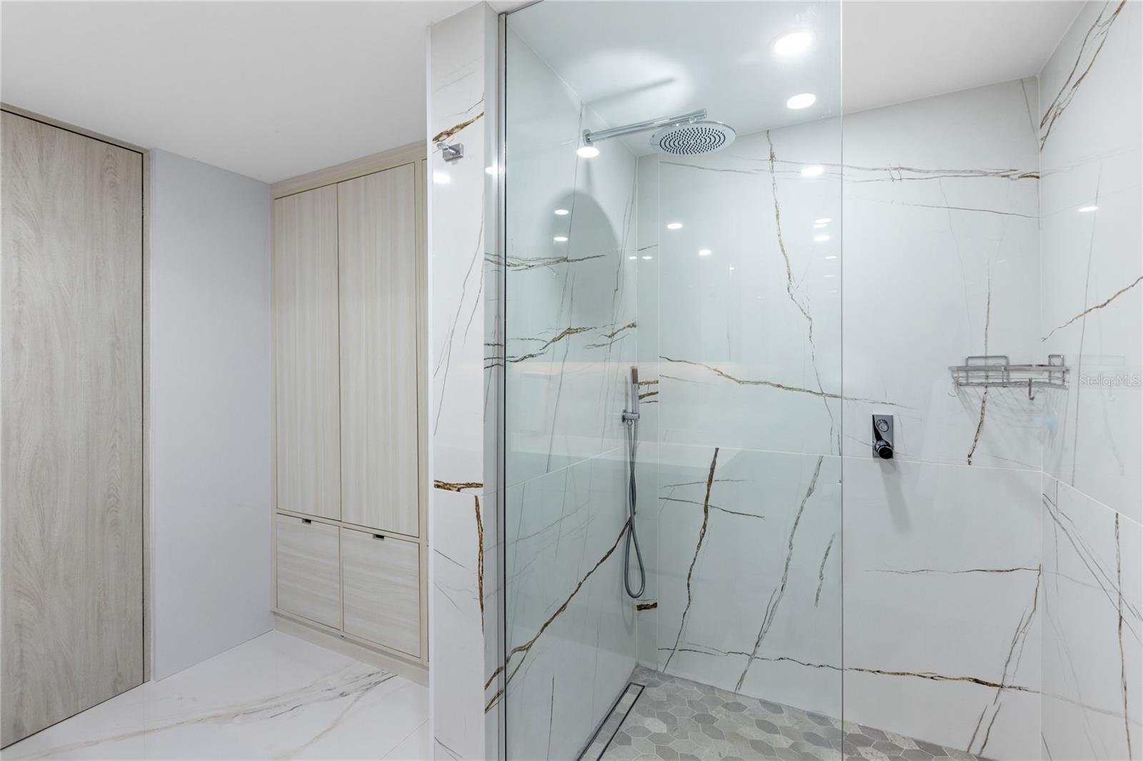 48 MUNOZ RIVERA AVE #2104