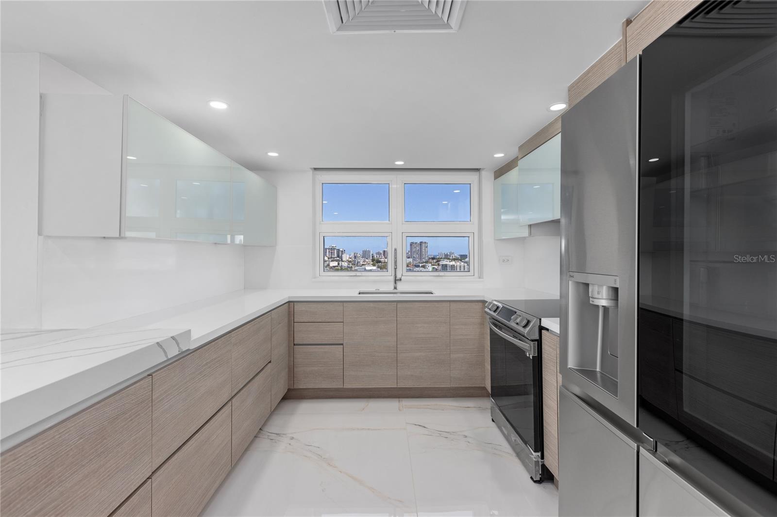 48 MUNOZ RIVERA AVE #2104