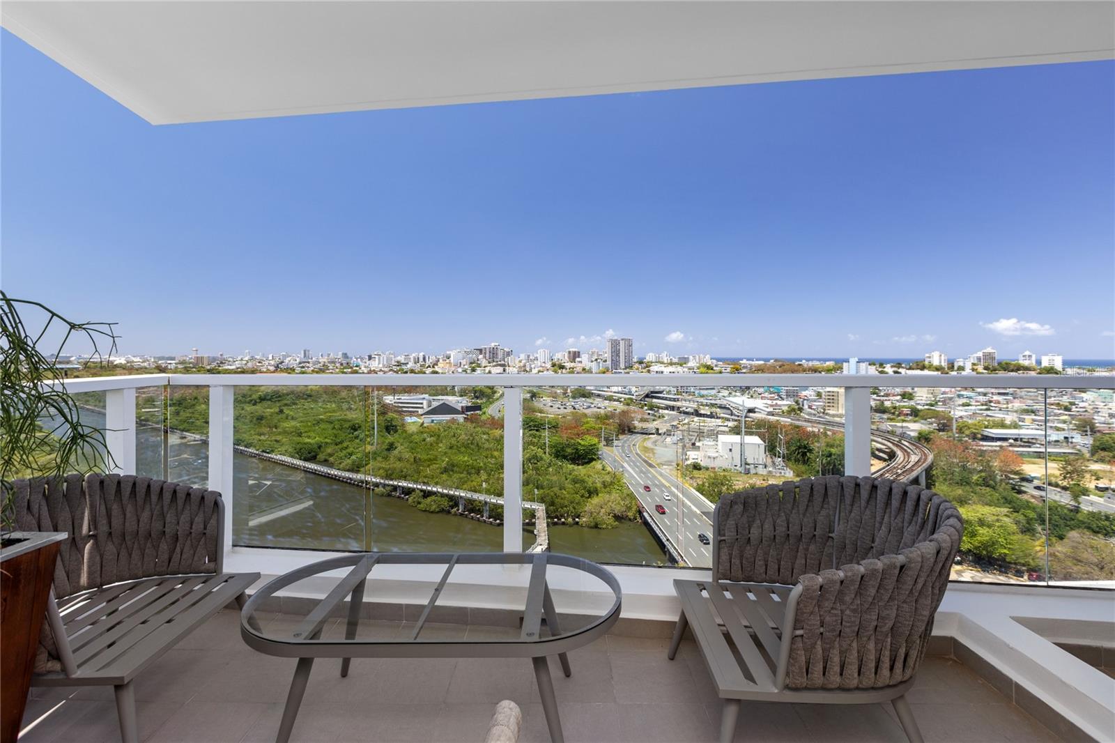 48 MUNOZ RIVERA AVE #2104