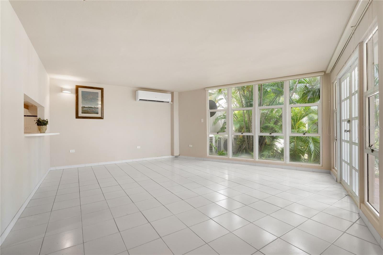 125 HARBOUR DRIVE DR #12