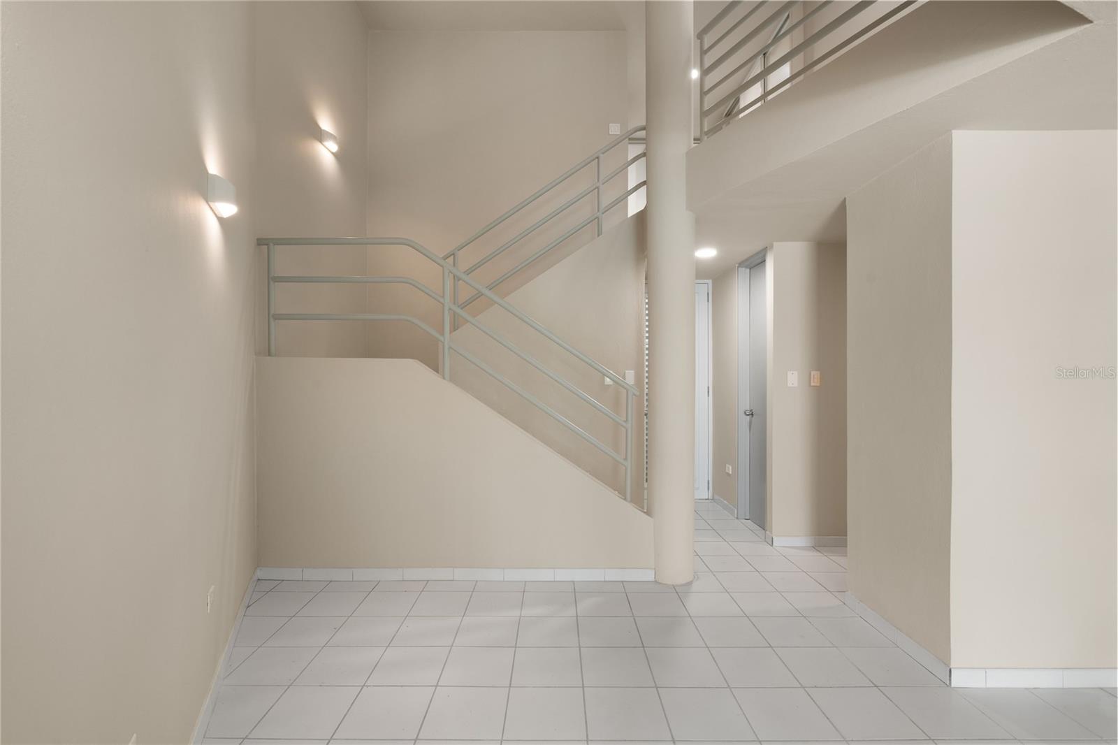 125 HARBOUR DRIVE DR #12