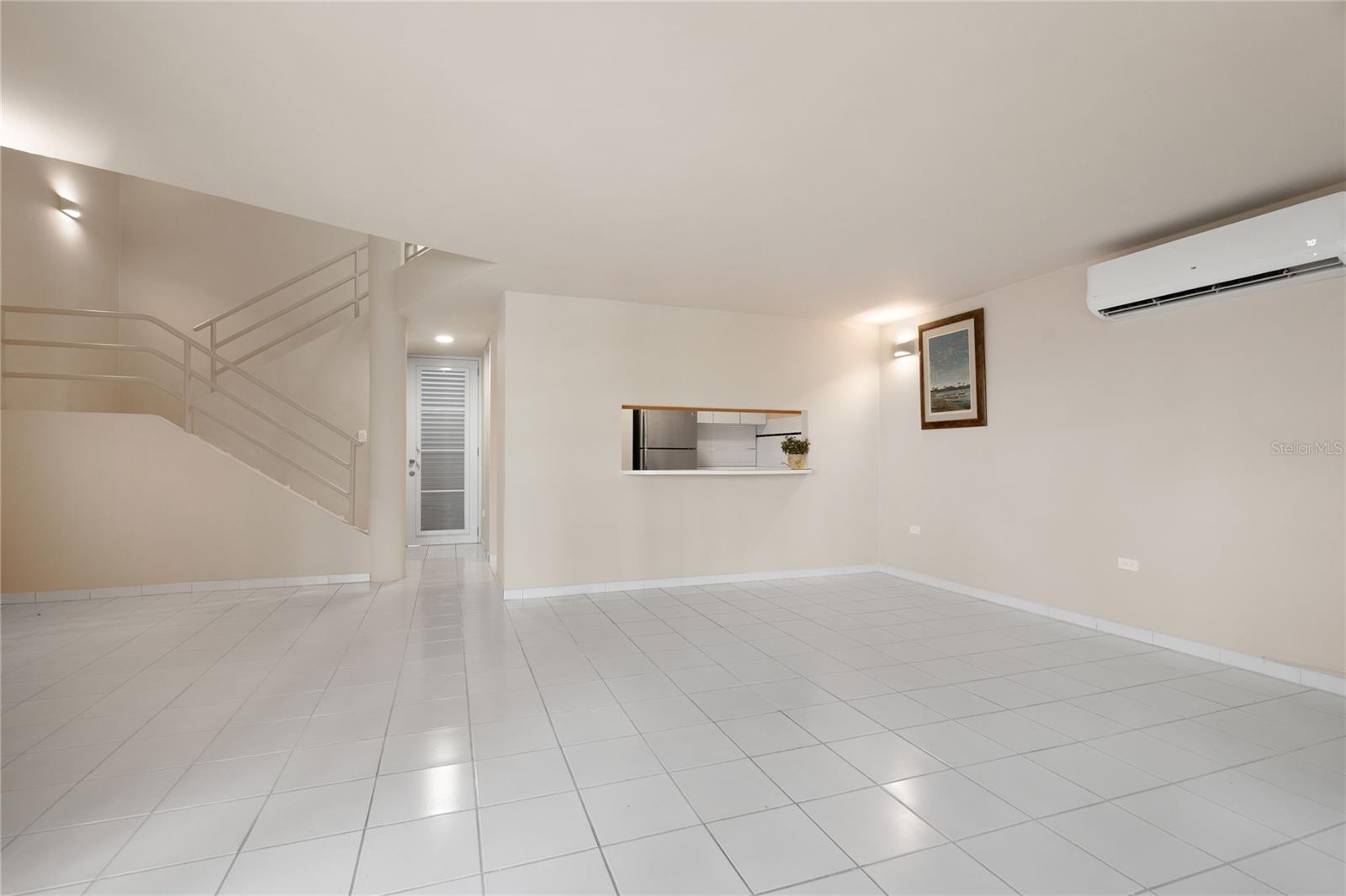 125 HARBOUR DRIVE DR #12