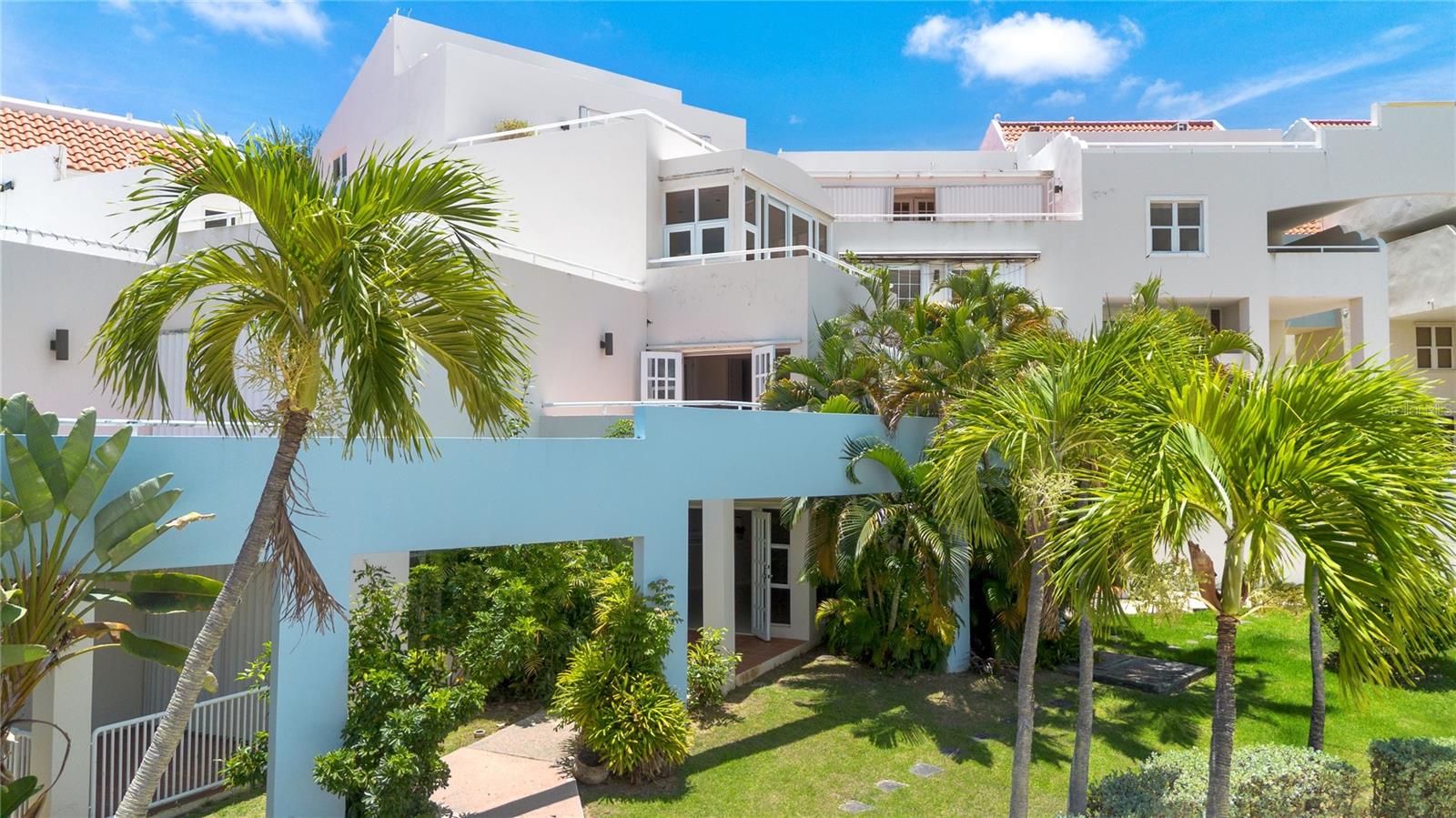 125 HARBOUR DRIVE DR #12