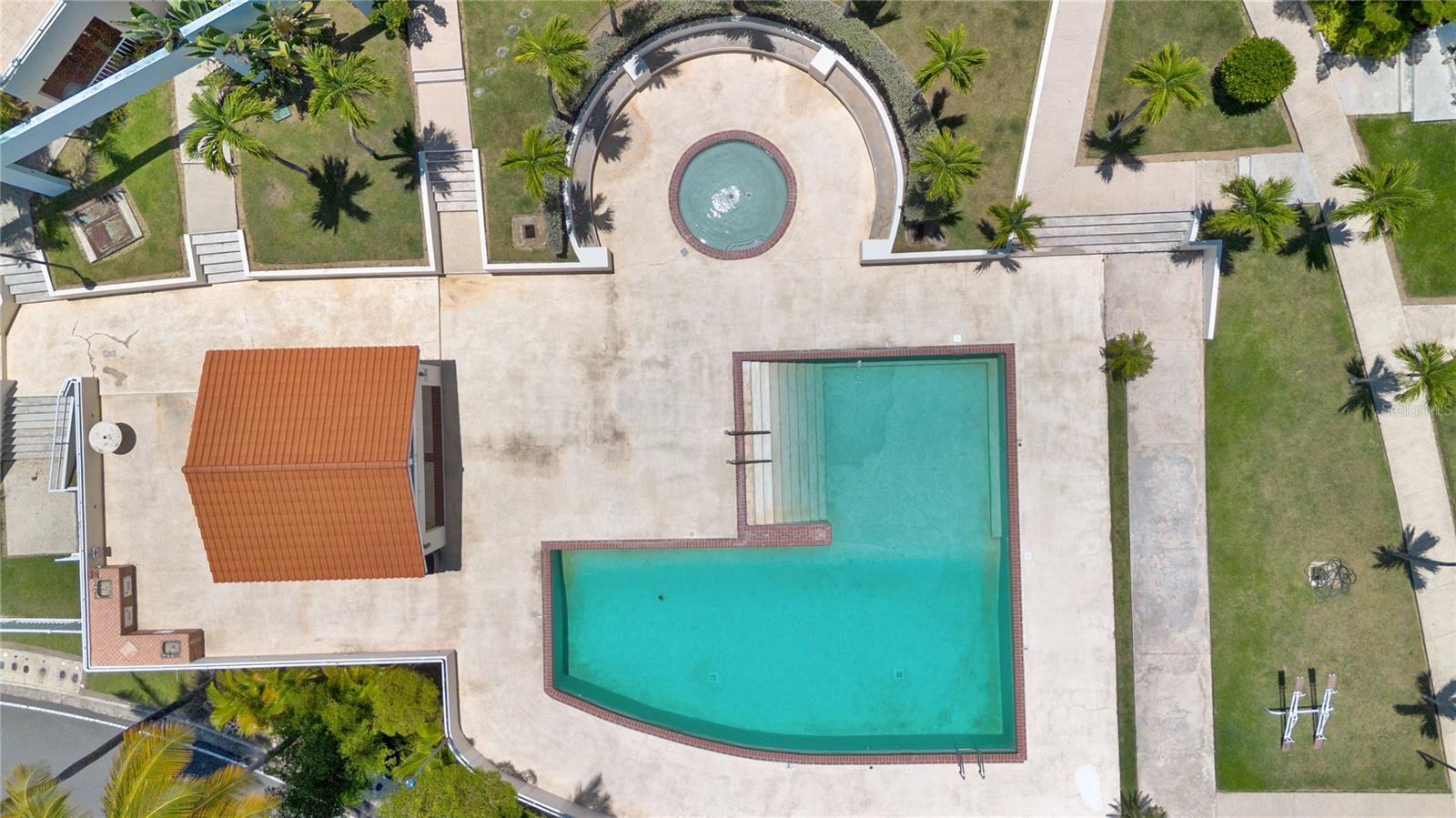 125 HARBOUR DRIVE DR #12