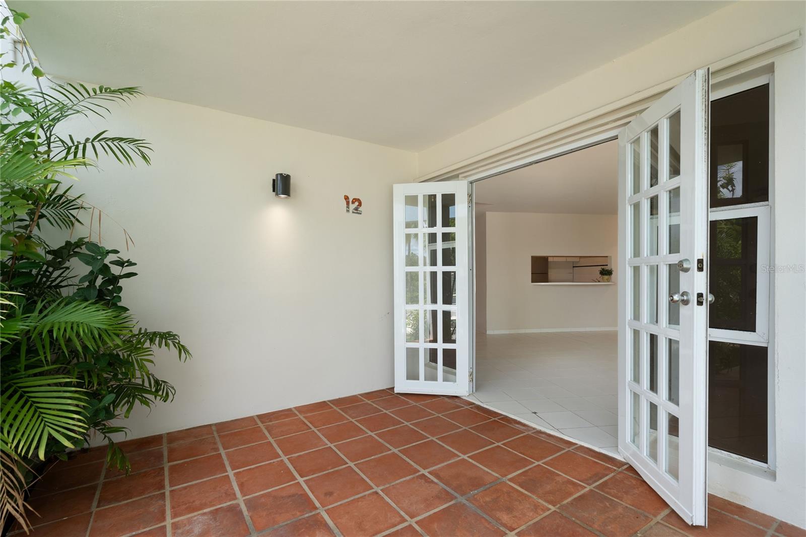 125 HARBOUR DRIVE DR #12