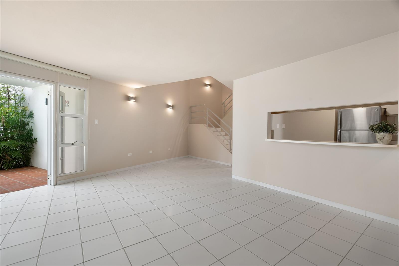 125 HARBOUR DRIVE DR #12