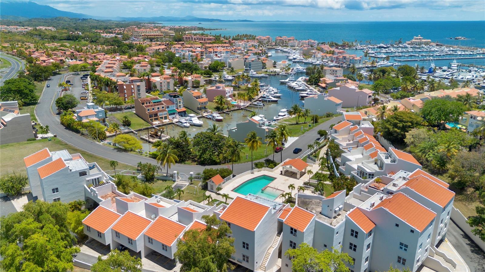 125 HARBOUR DRIVE DR #12