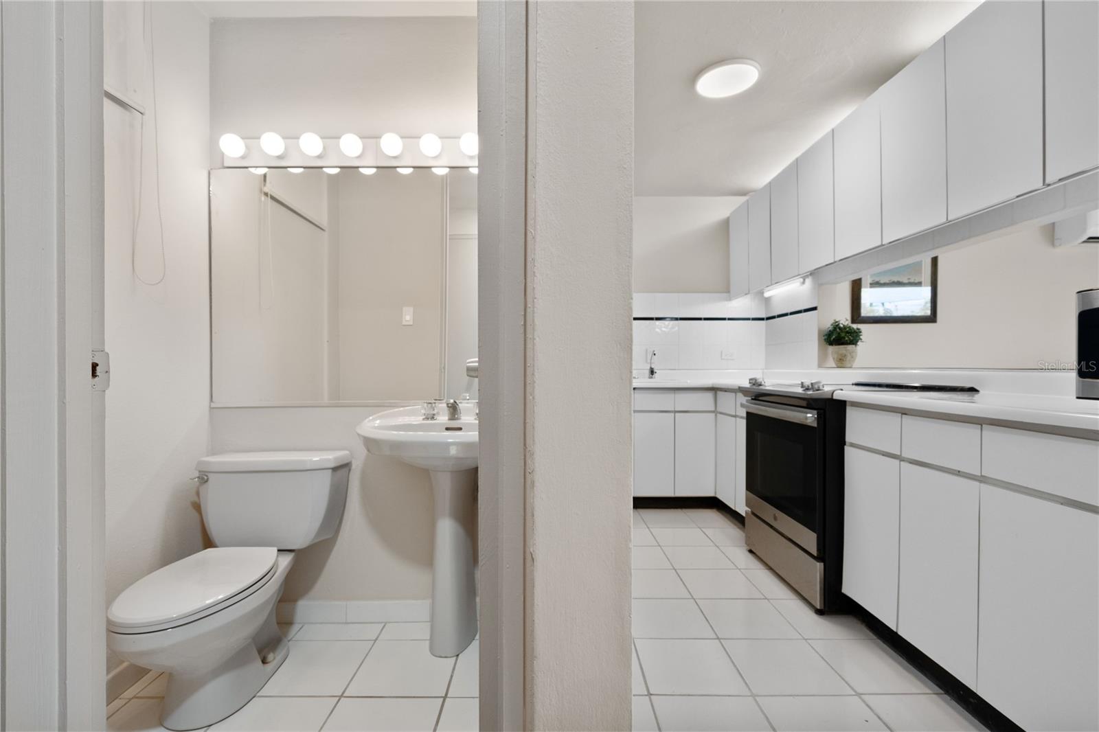 125 HARBOUR DRIVE DR #12