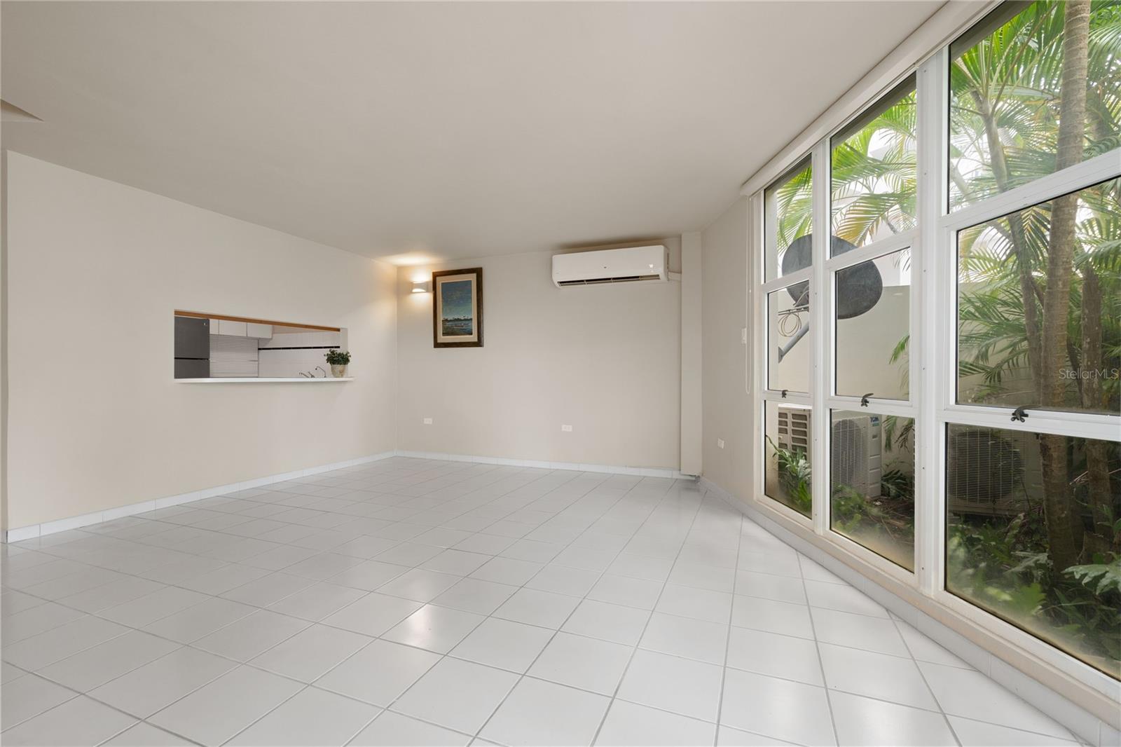 125 HARBOUR DRIVE DR #12