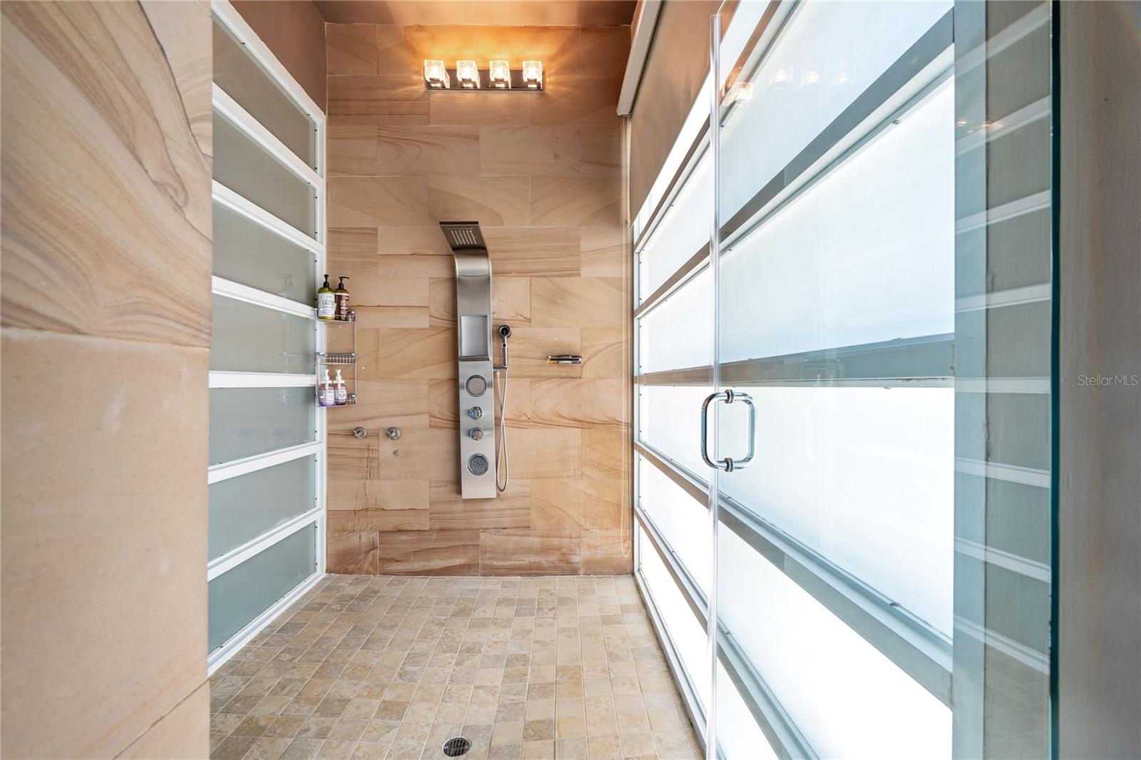 A31 INGENIERO ROBERTO ARANA ST