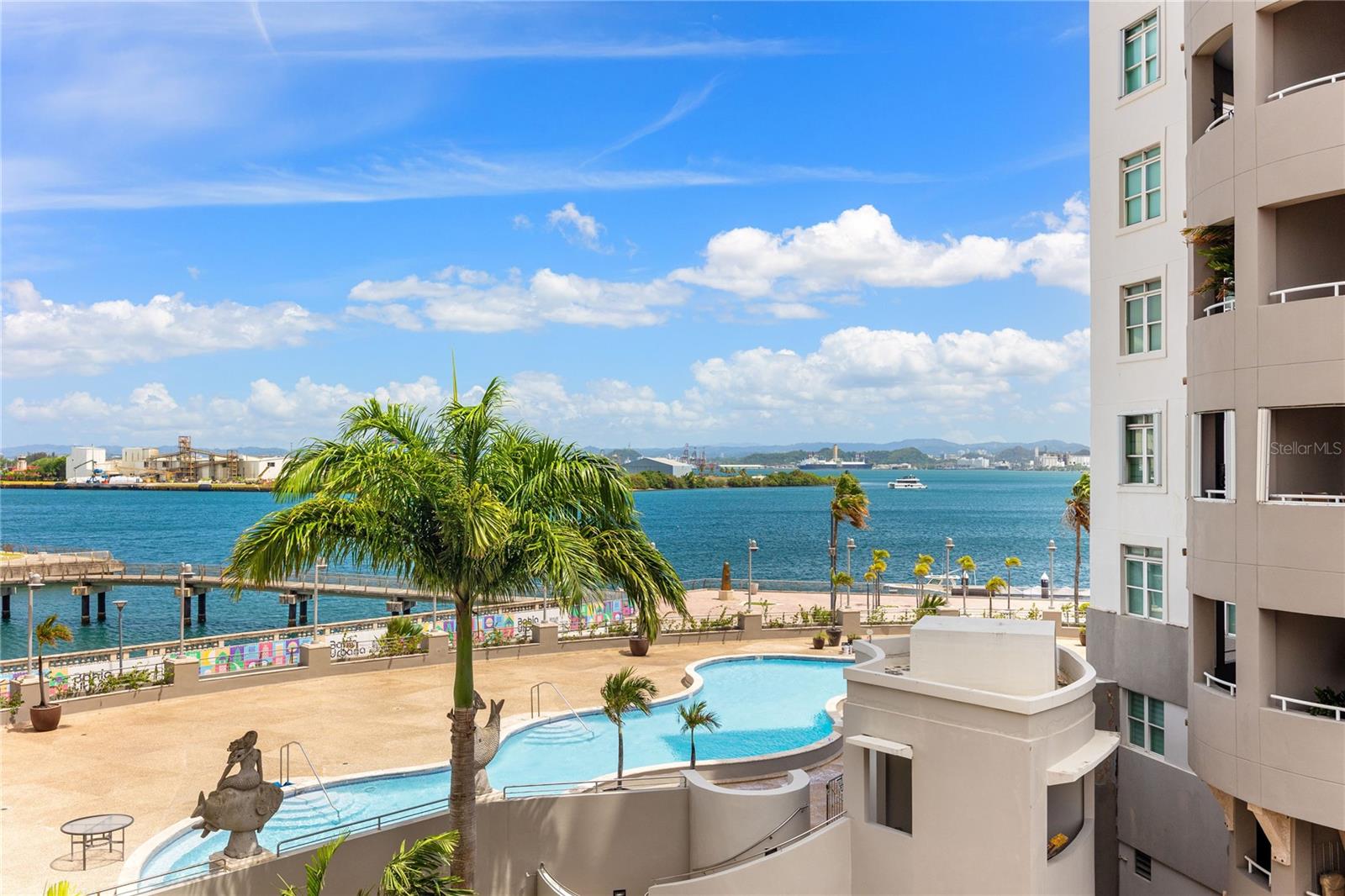 100 CALLE DEL MUELLE ST #2401