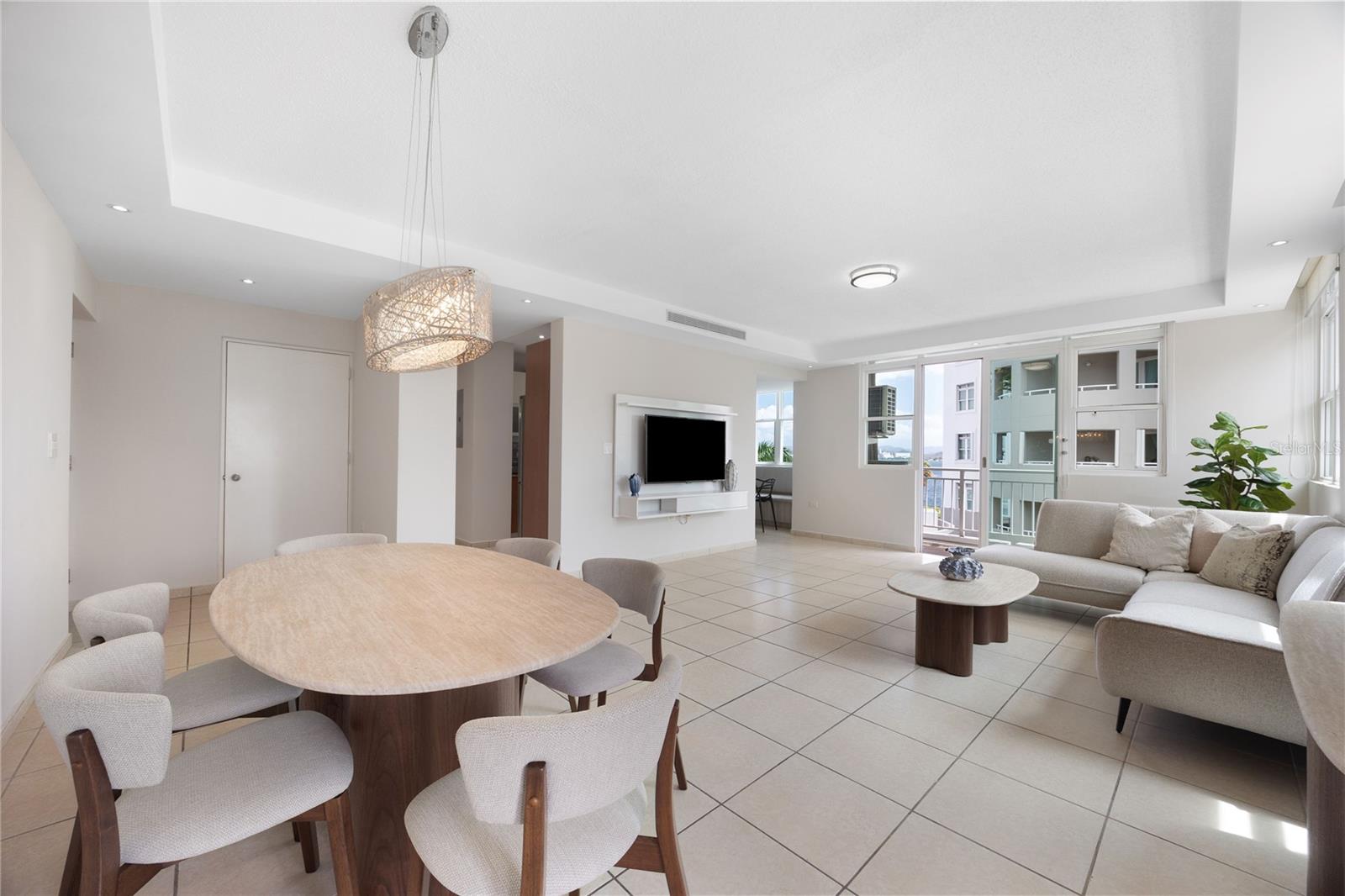 100 CALLE DEL MUELLE ST #2401