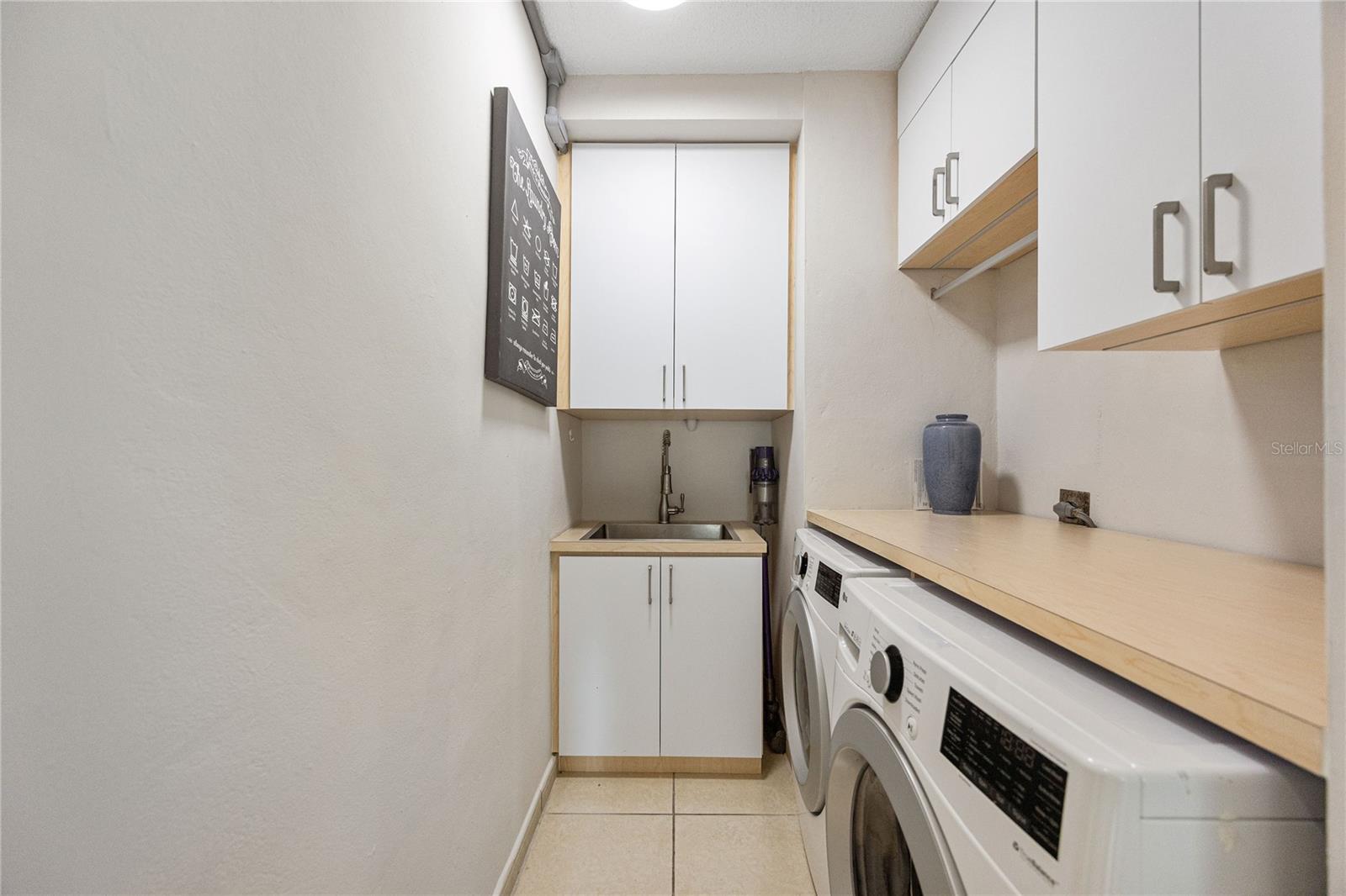 100 CALLE DEL MUELLE ST #2401