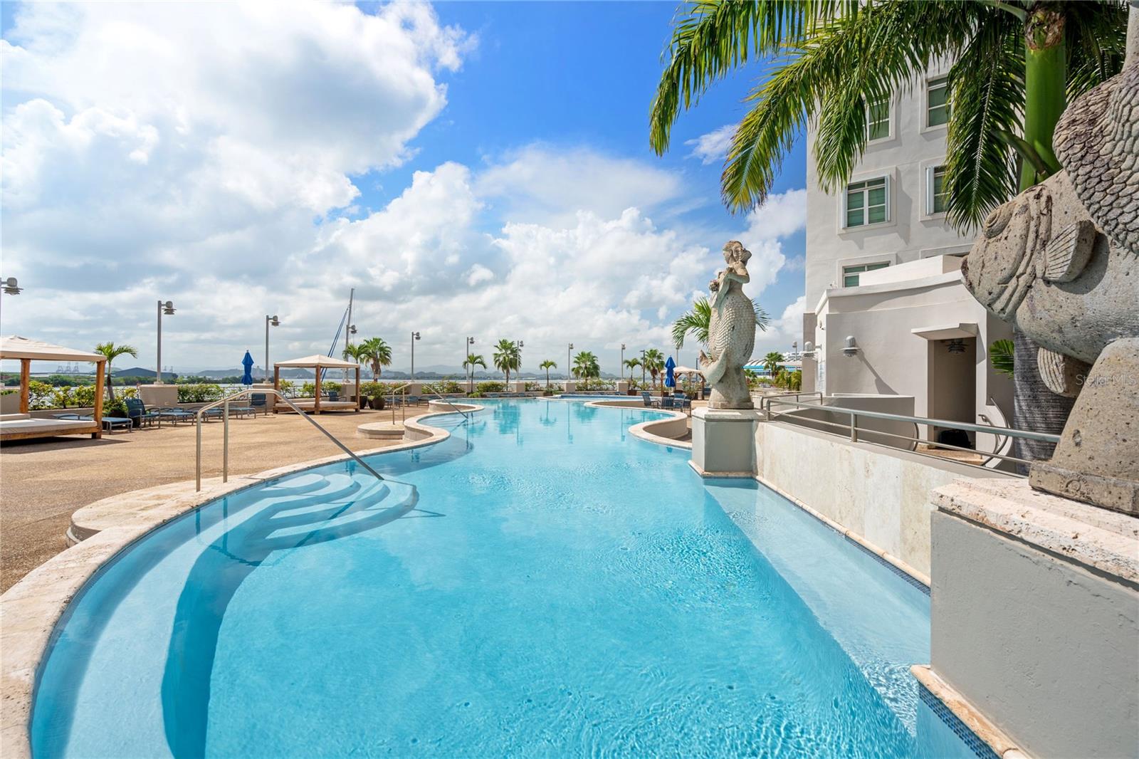 100 CALLE DEL MUELLE ST #2401