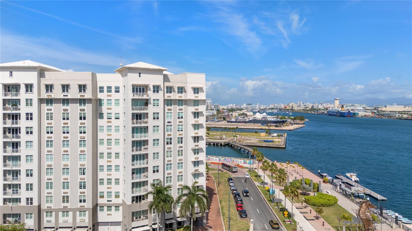 100 CALLE DEL MUELLE ST #2401