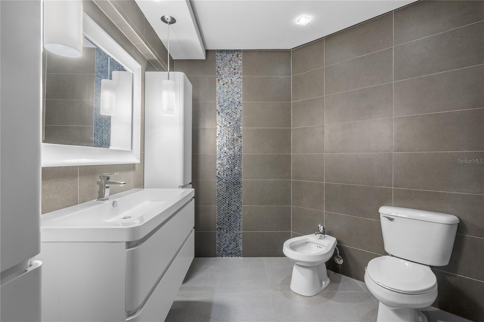 103-105 DE DIEGO AVE #1801N