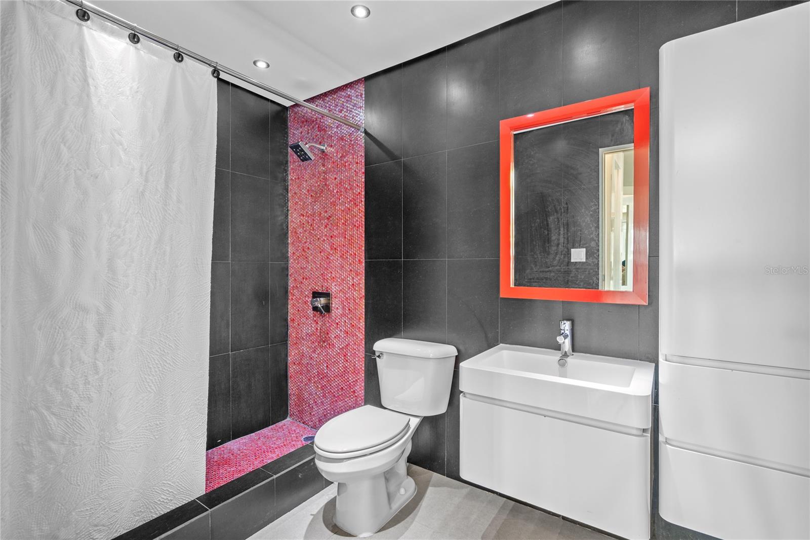 103-105 DE DIEGO AVE #1801N