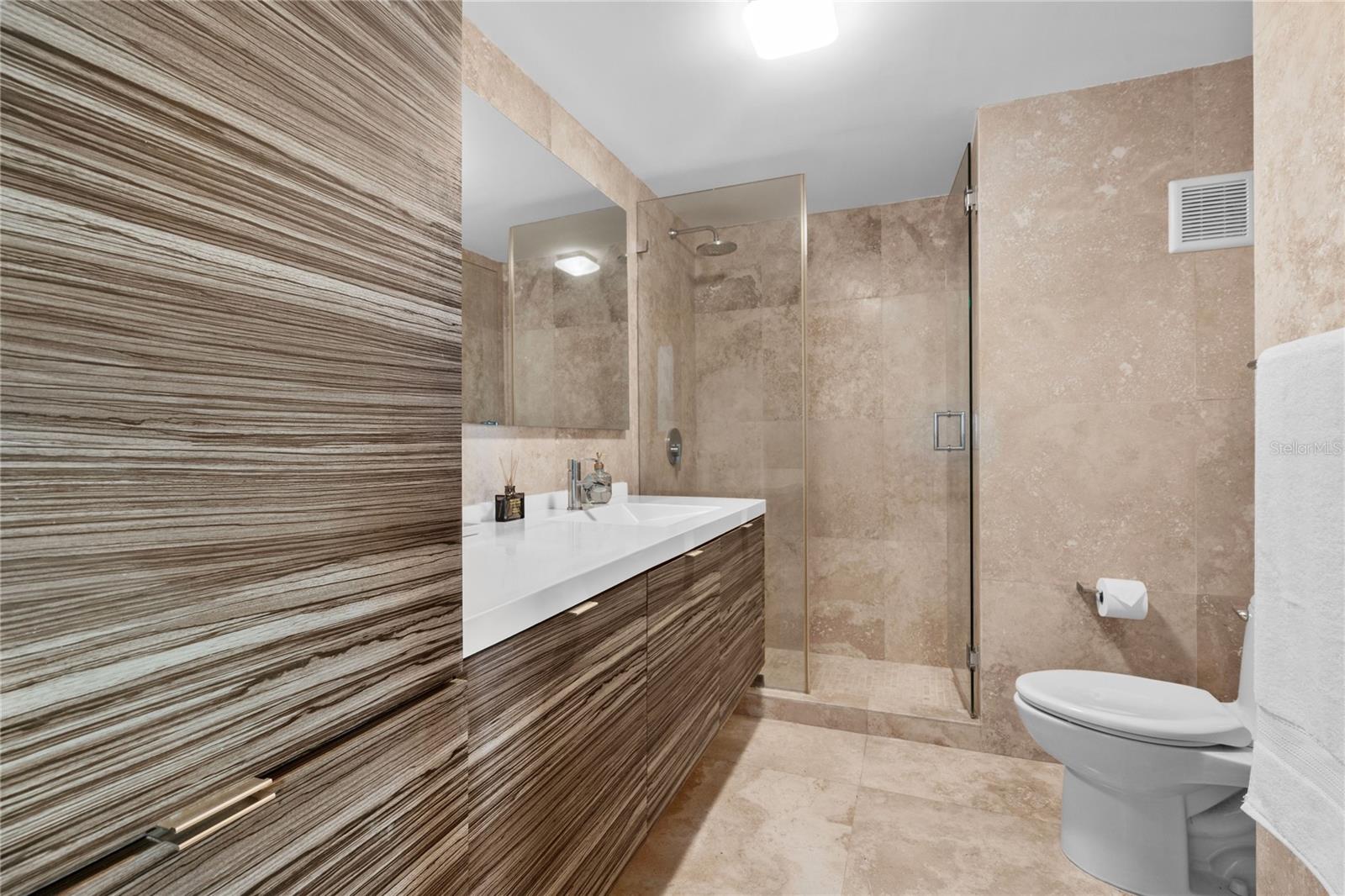 3307 ISLA VERDE AVE #1102