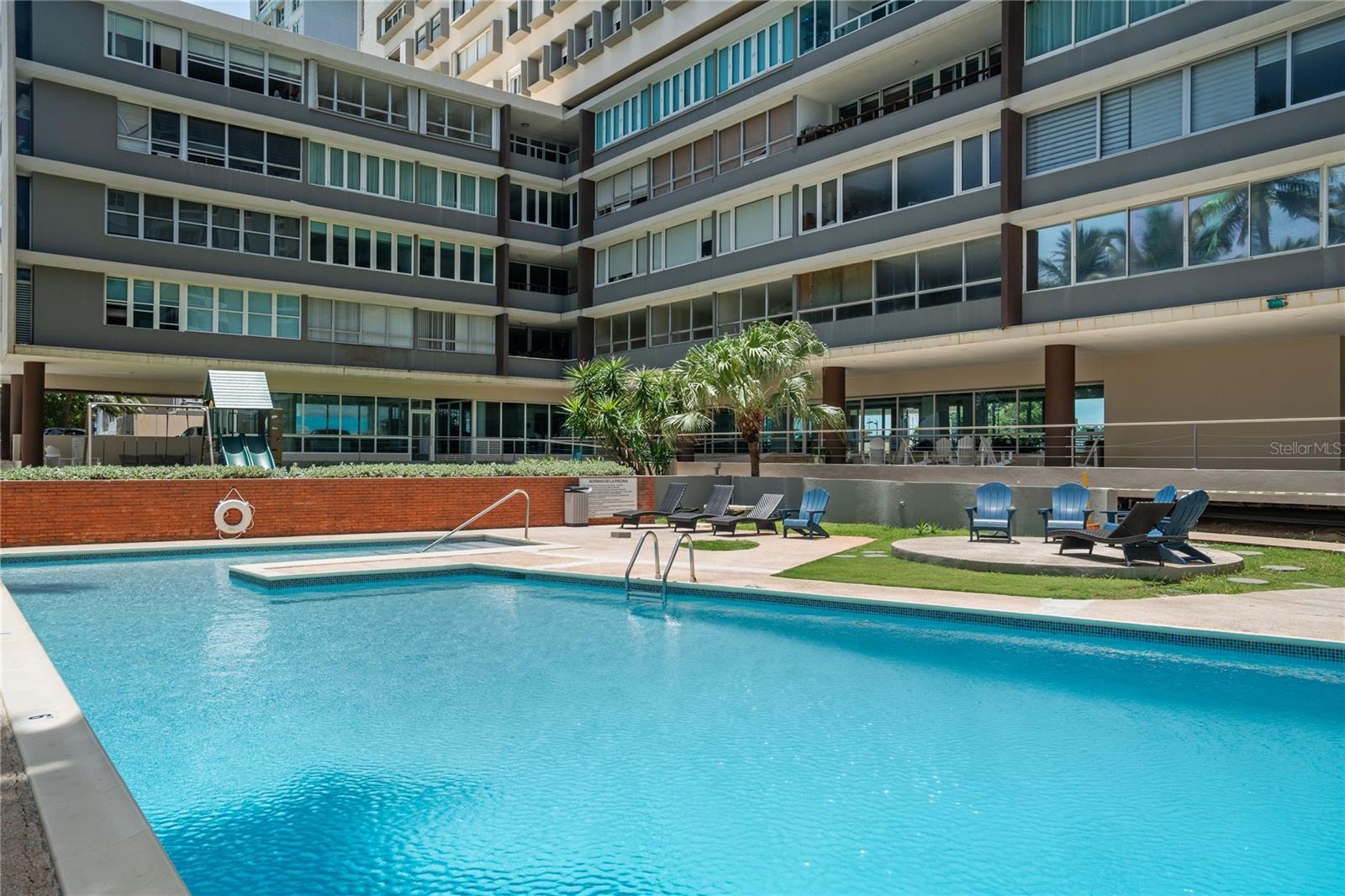 3307 ISLA VERDE AVE #1102