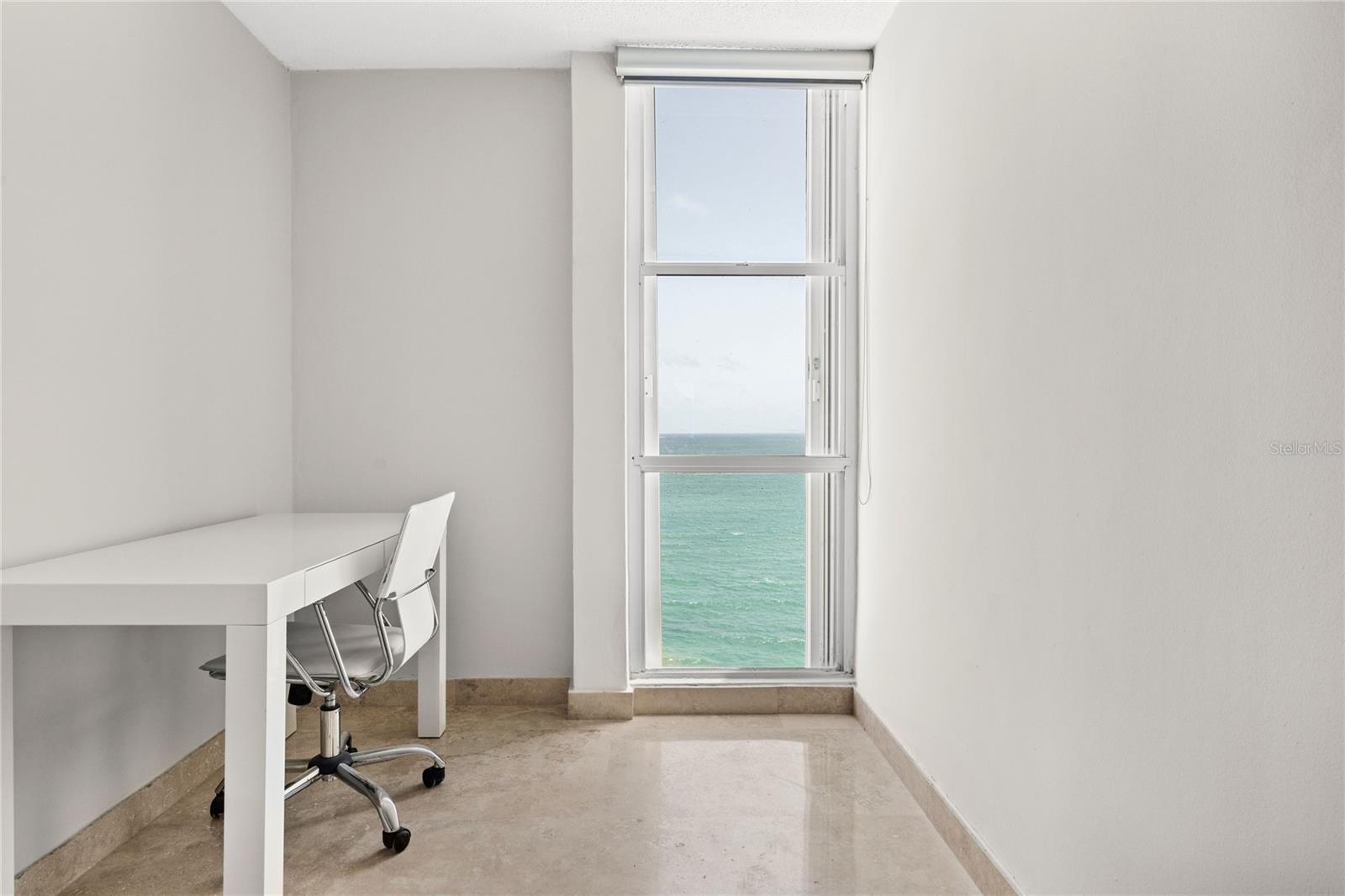 3307 ISLA VERDE AVE #1102