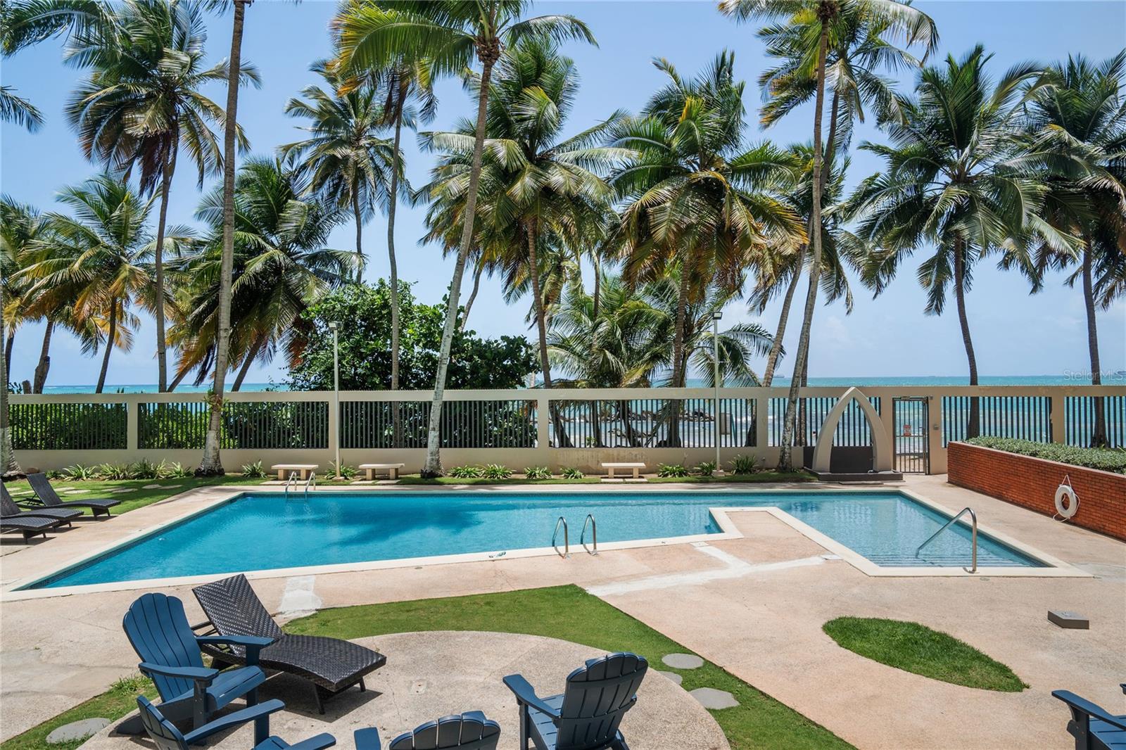 3307 ISLA VERDE AVE #1102