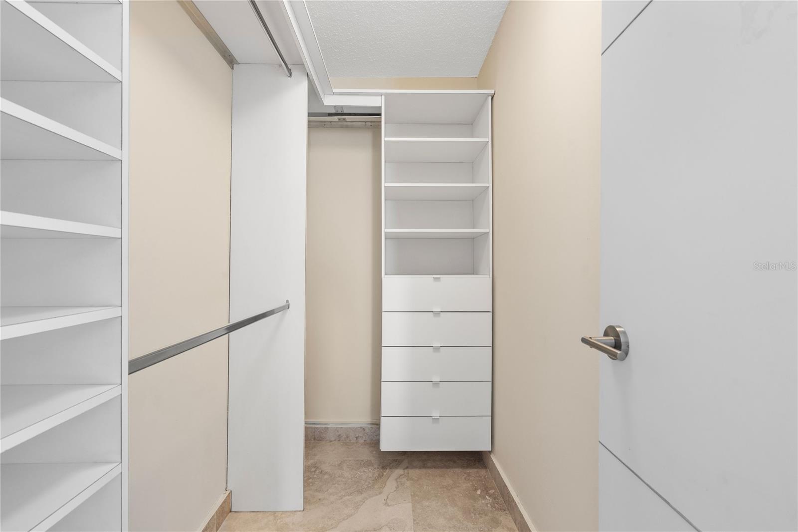 3307 ISLA VERDE AVE #1102
