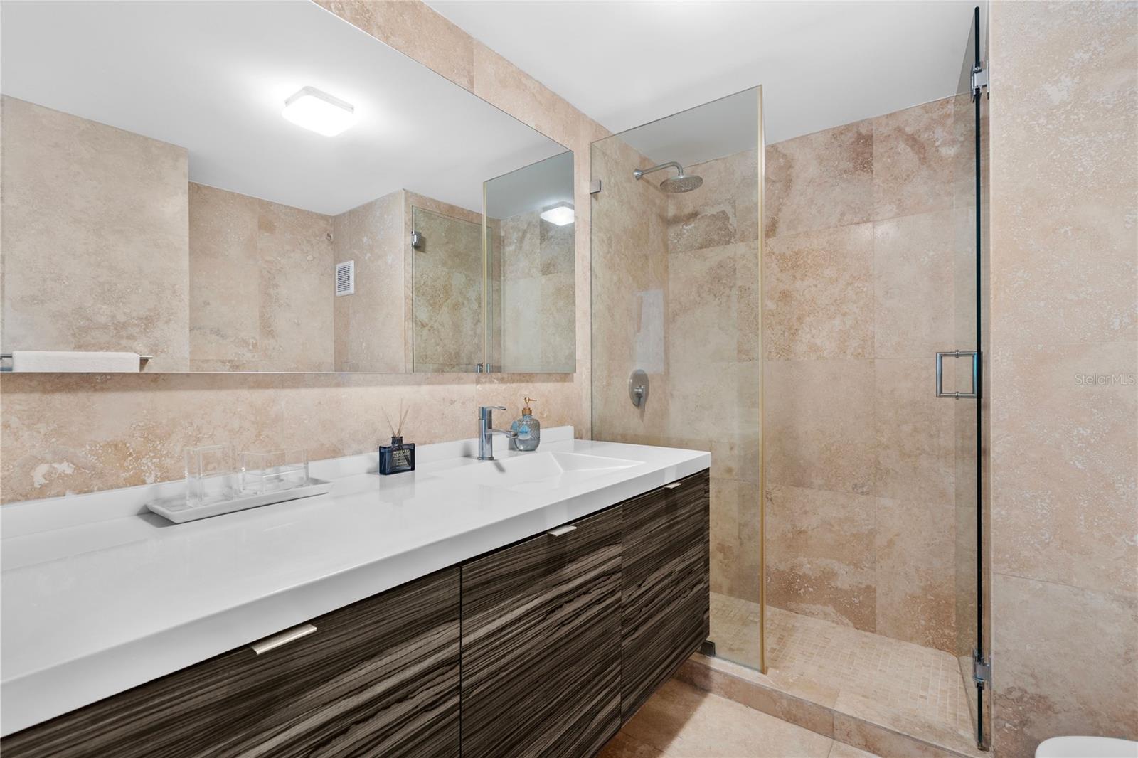 3307 ISLA VERDE AVE #1102