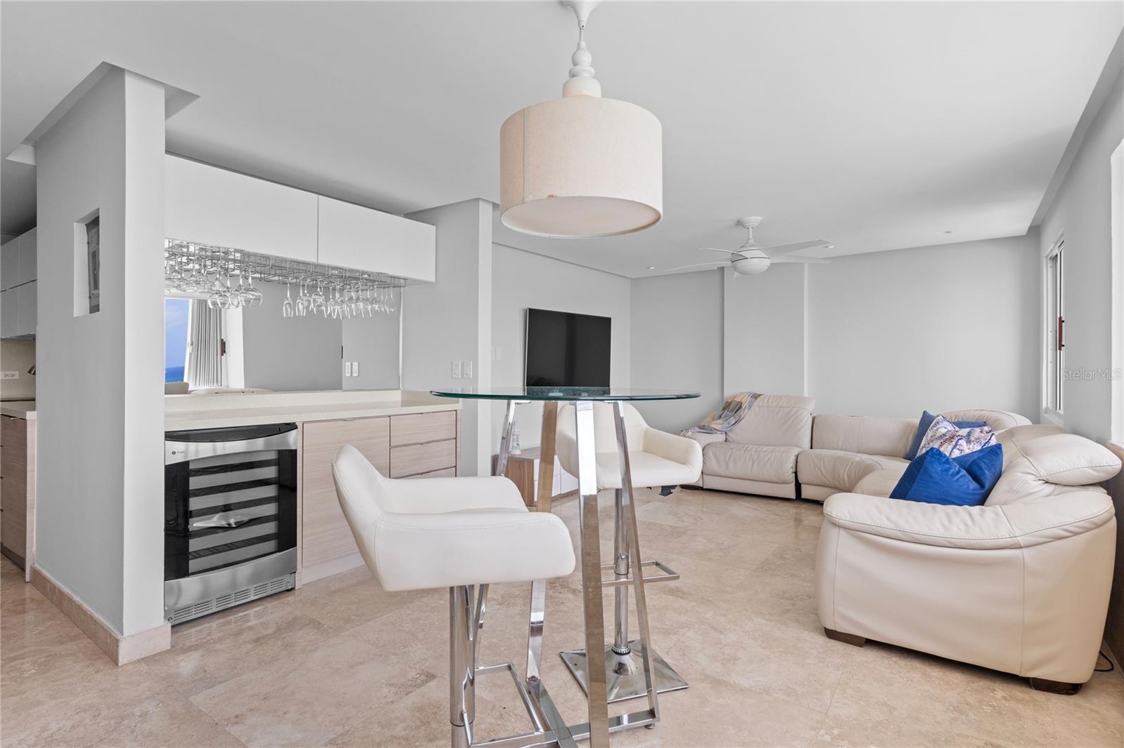 3307 ISLA VERDE AVE #1102