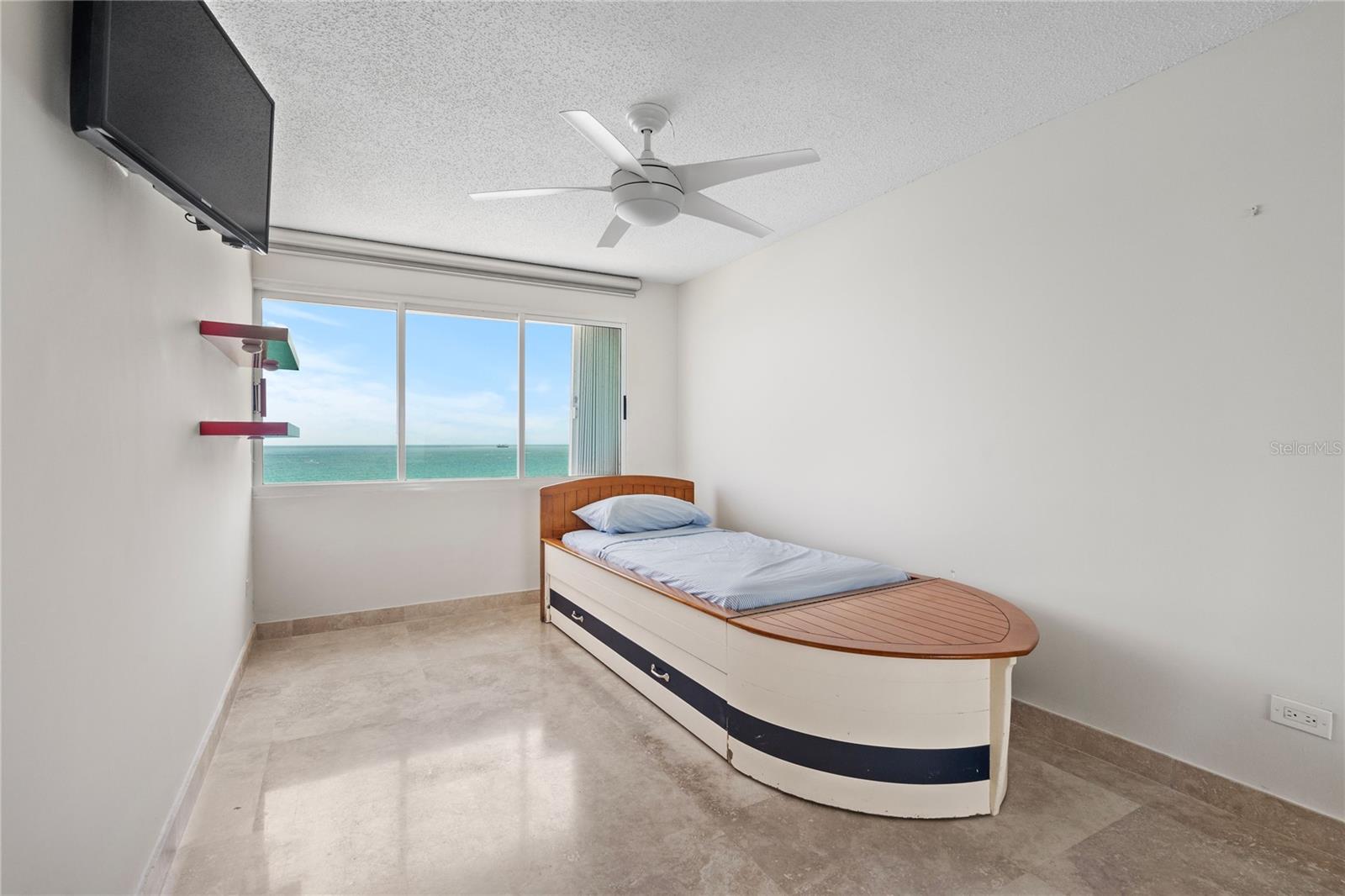 3307 ISLA VERDE AVE #1102