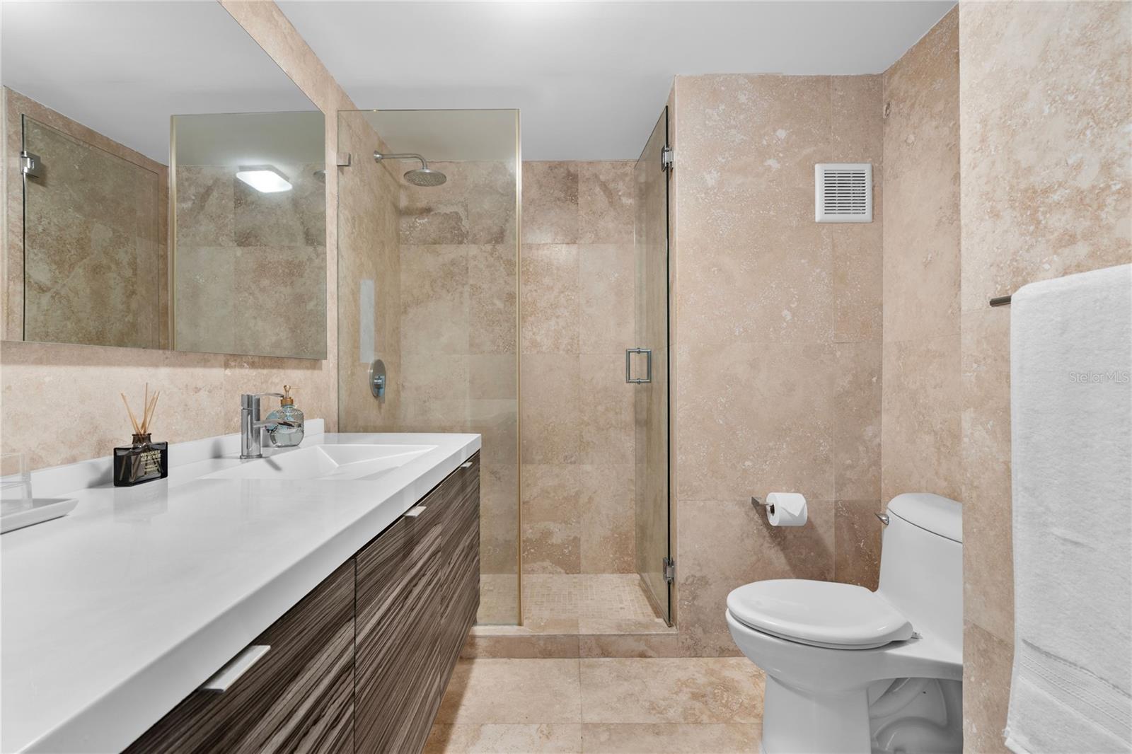 3307 ISLA VERDE AVE #1102