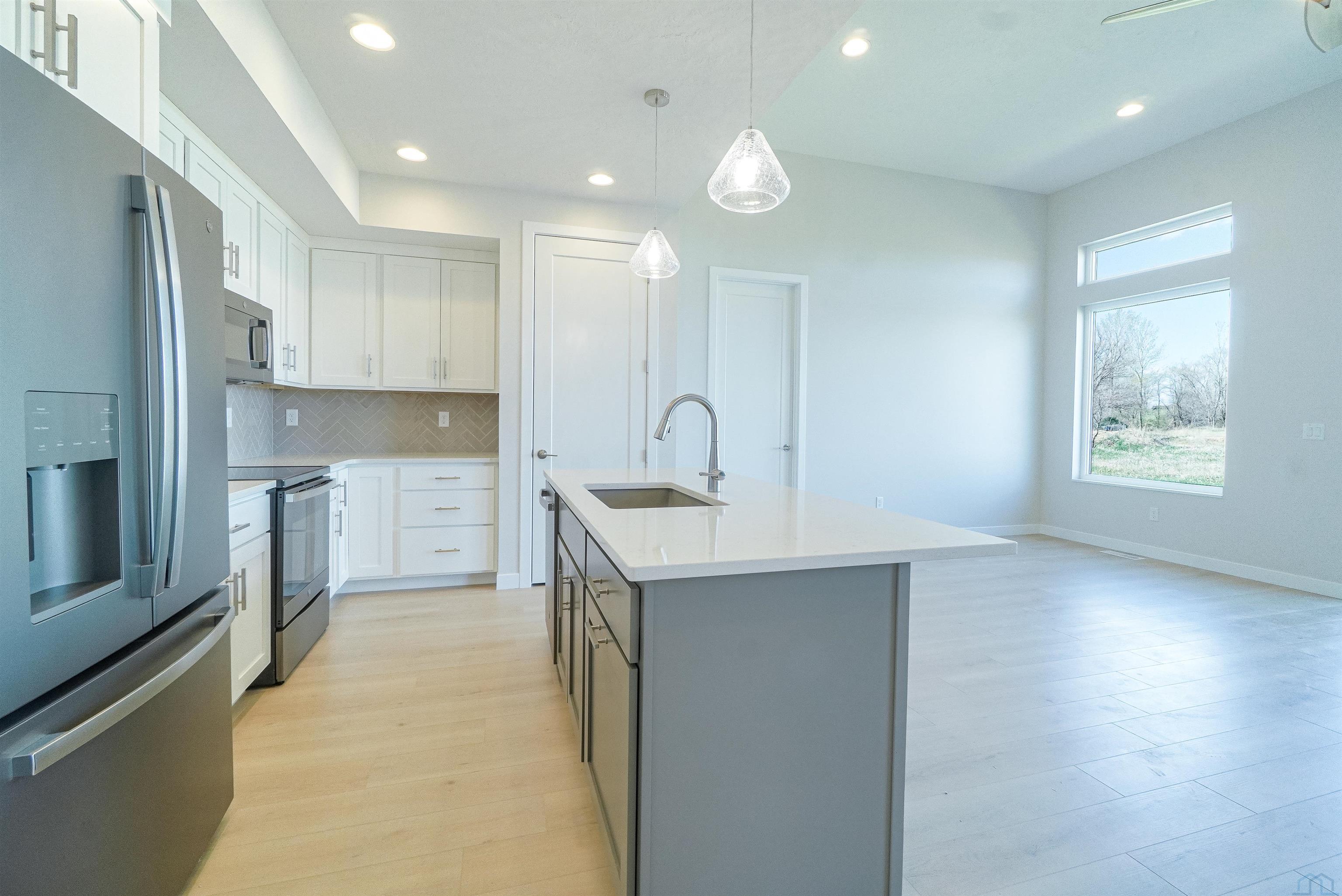 5224 LYNX CT