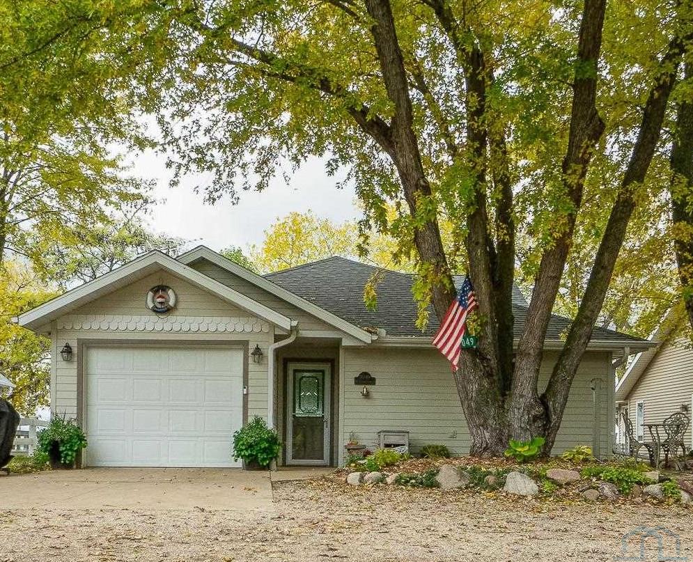 11049 E Village Circle