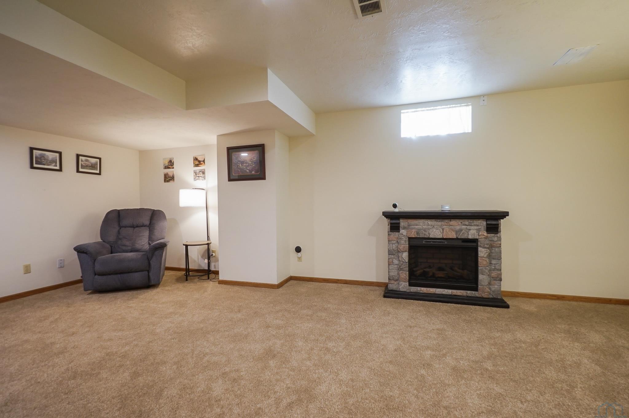4419 CHEYENNE BLVD