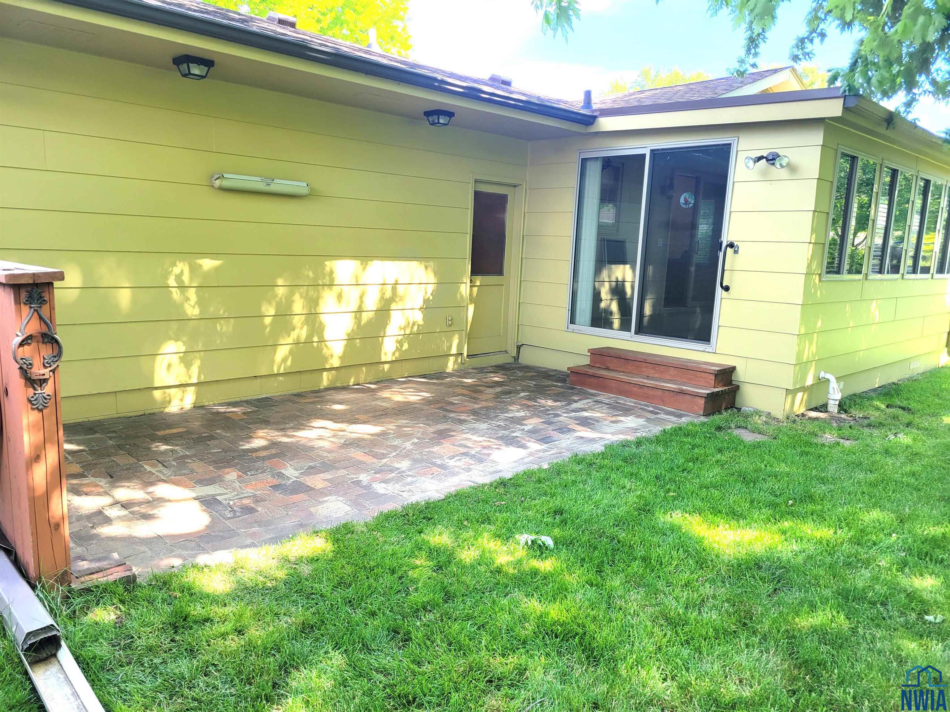 2721 Willow Street