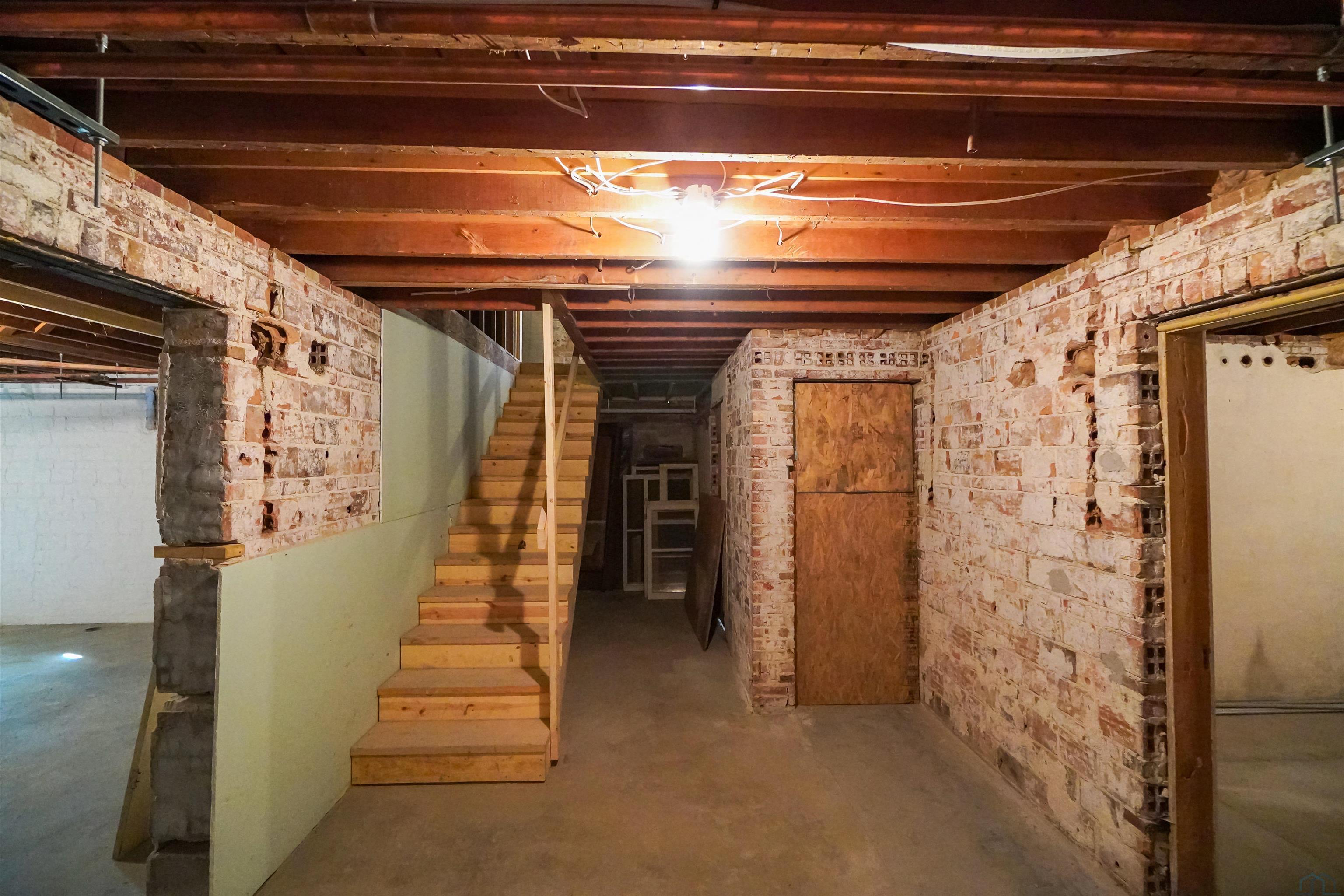 3927 COUNTRY CLUB BLVD
