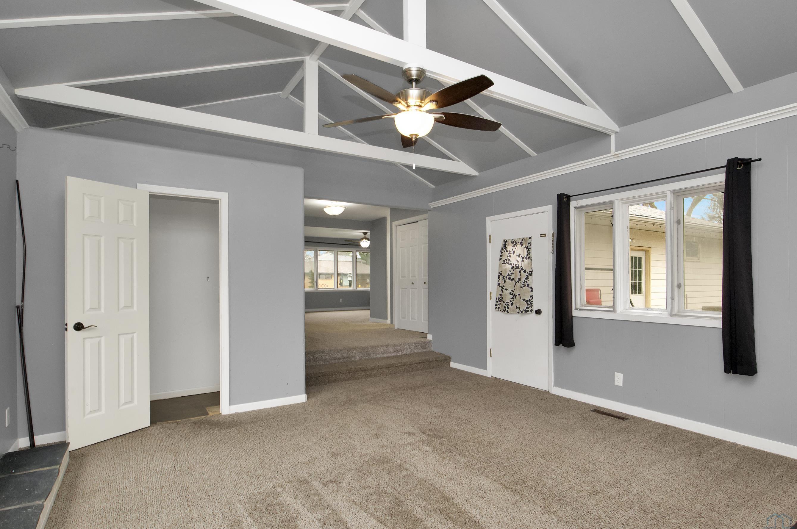 425 Victoria Court