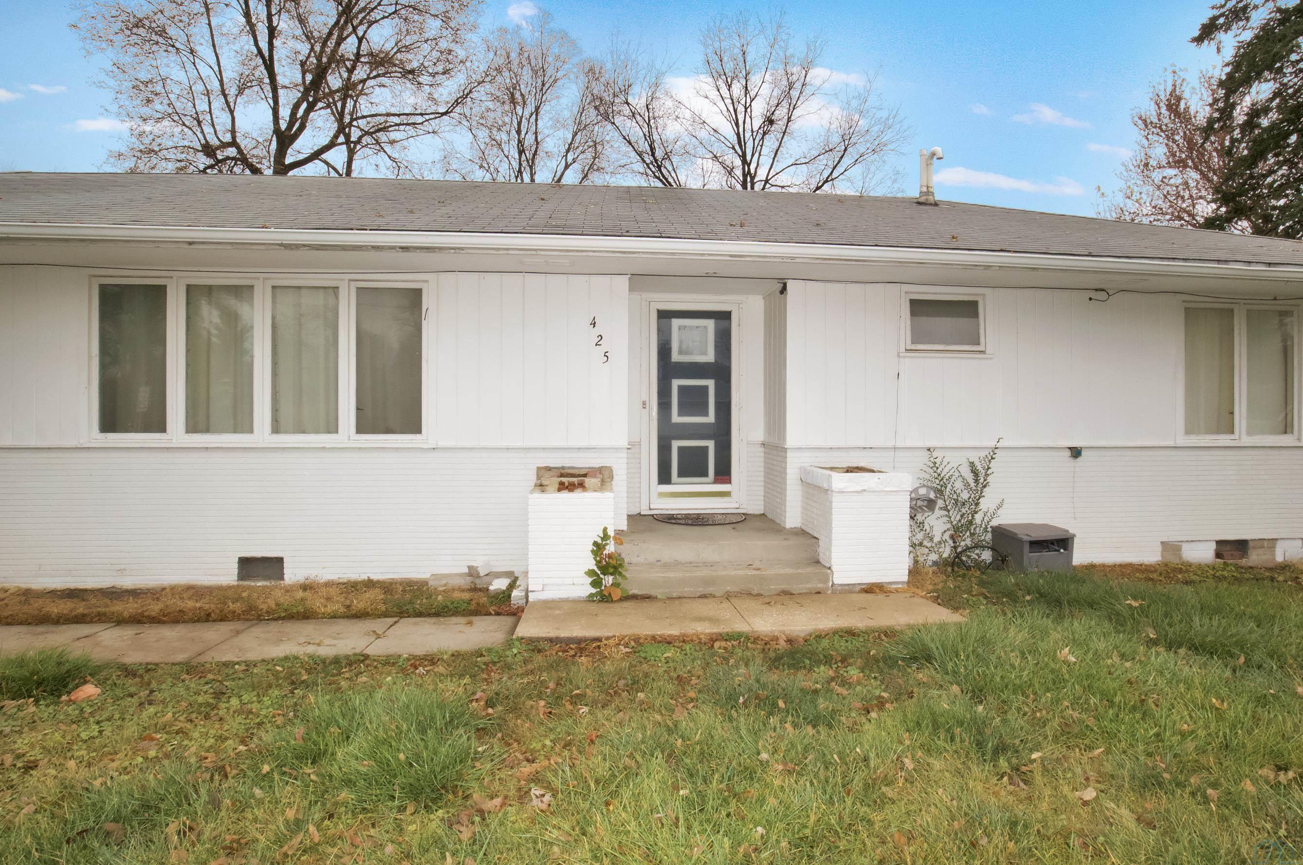 425 Victoria Court