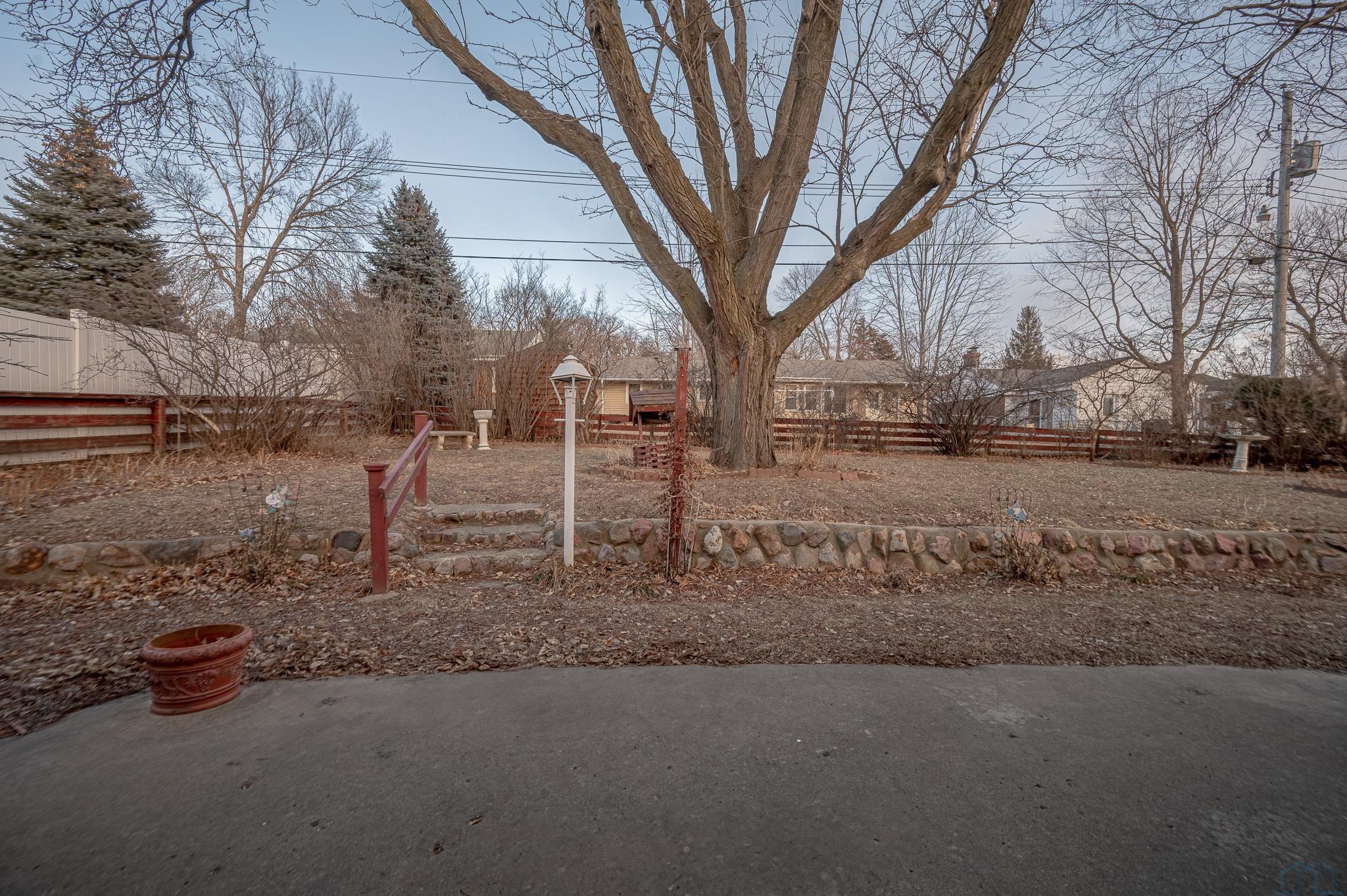 3606 Pierce Pl.