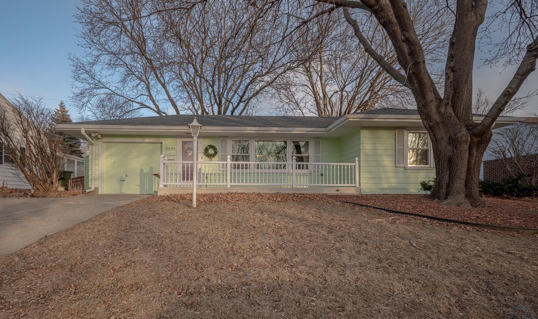 3606 Pierce Pl.